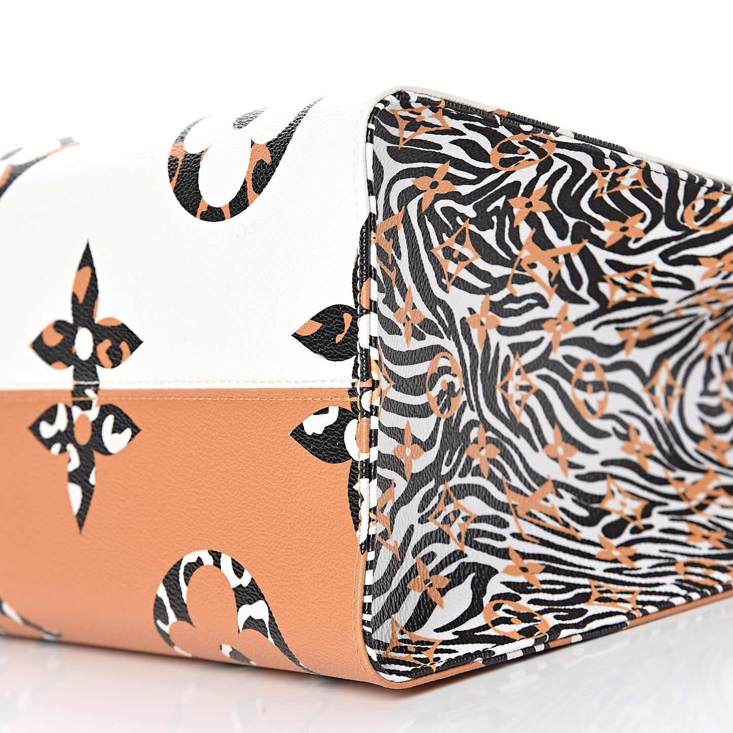 Monogram Giant Jungle Onthego GM Ivory