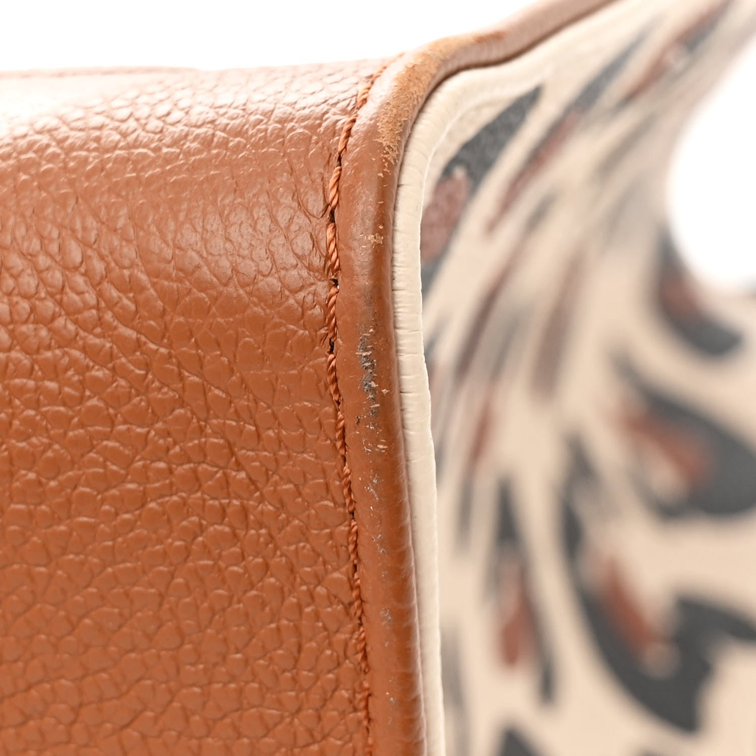 Louis Vuitton Empreinte Monogram Giant Wild At Heart Onthego MM Caramel 10 of 11