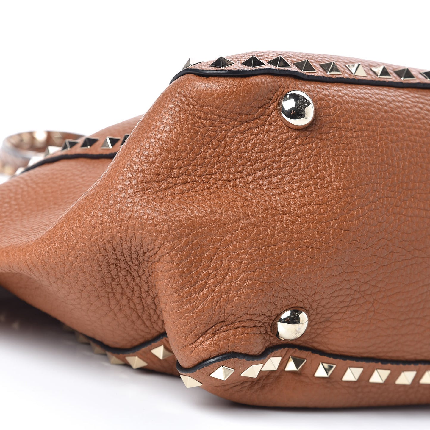 Pebbled Calfskin Medium Rockstud Tote Light Cuir