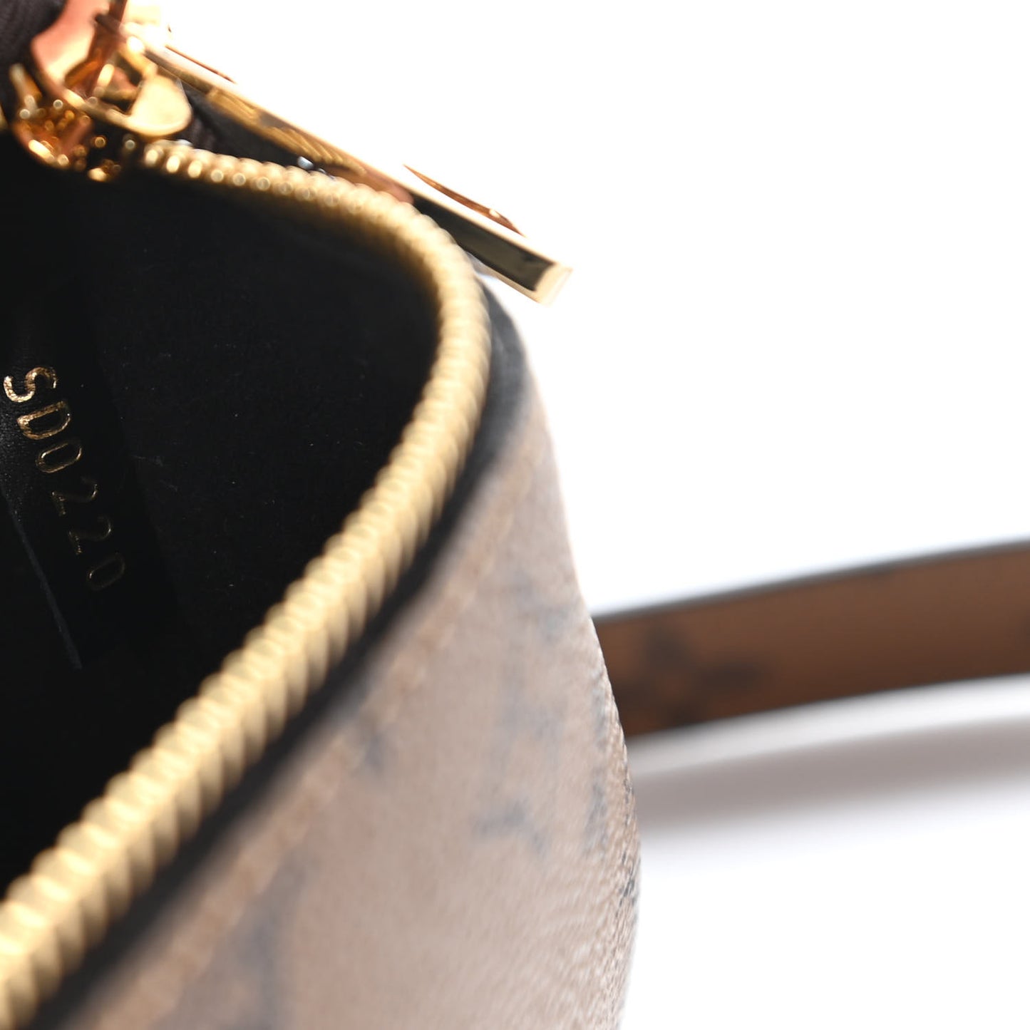 Reverse Monogram Pochette Metis