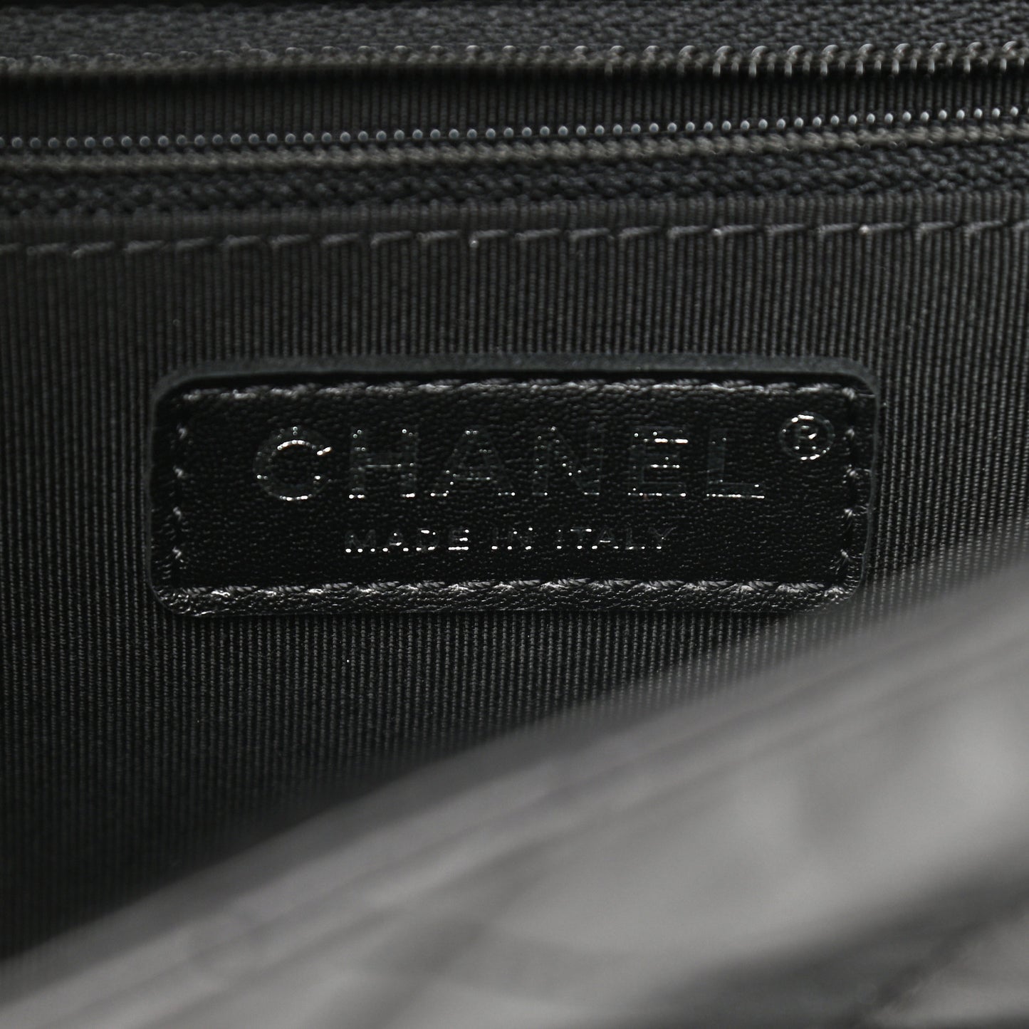 Crumpled Calfskin Medium Chain All Over Flap Black