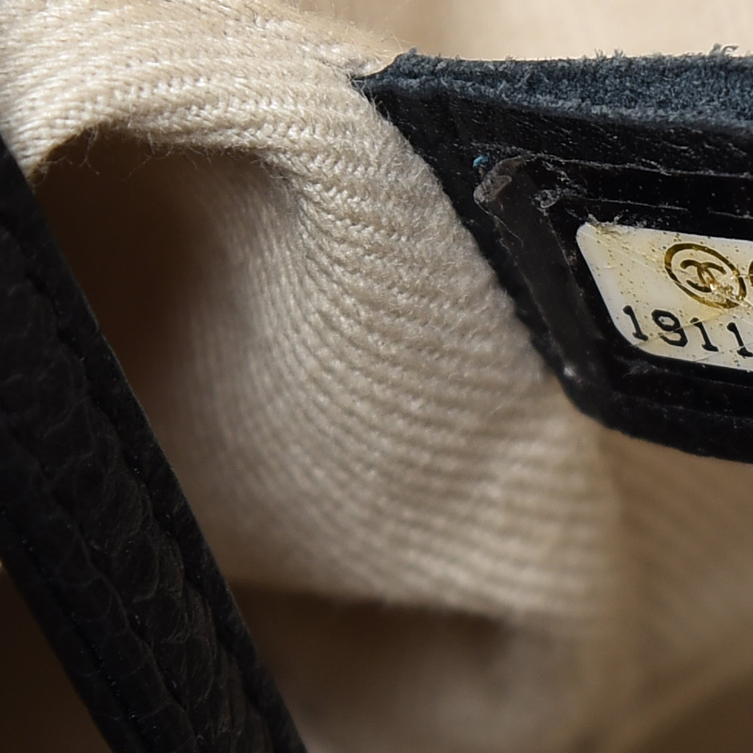 Chanel Grained Calfskin CC Pocket Tote Black 7 of 13