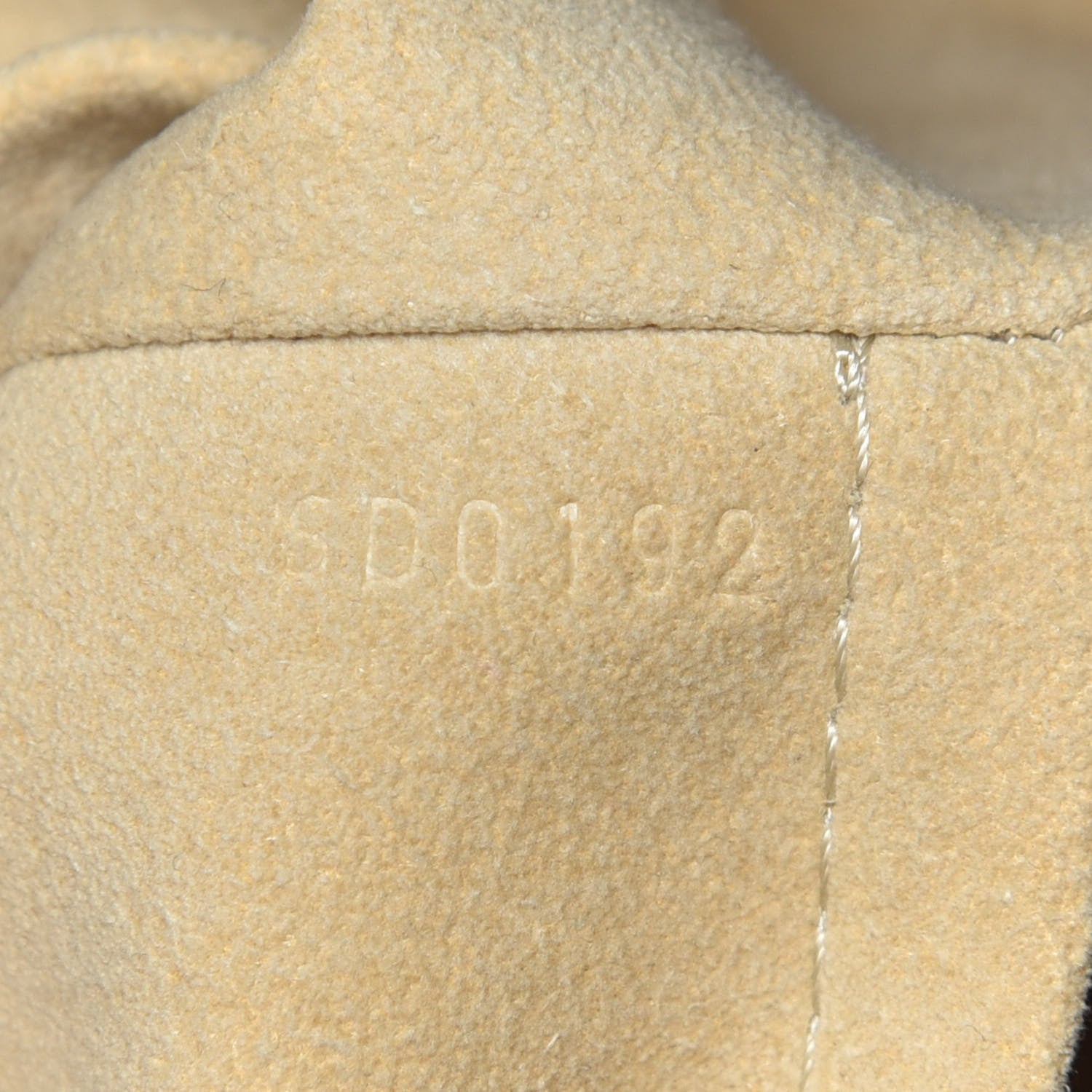 Louis Vuitton Monogram Artsy MM 7 of 12