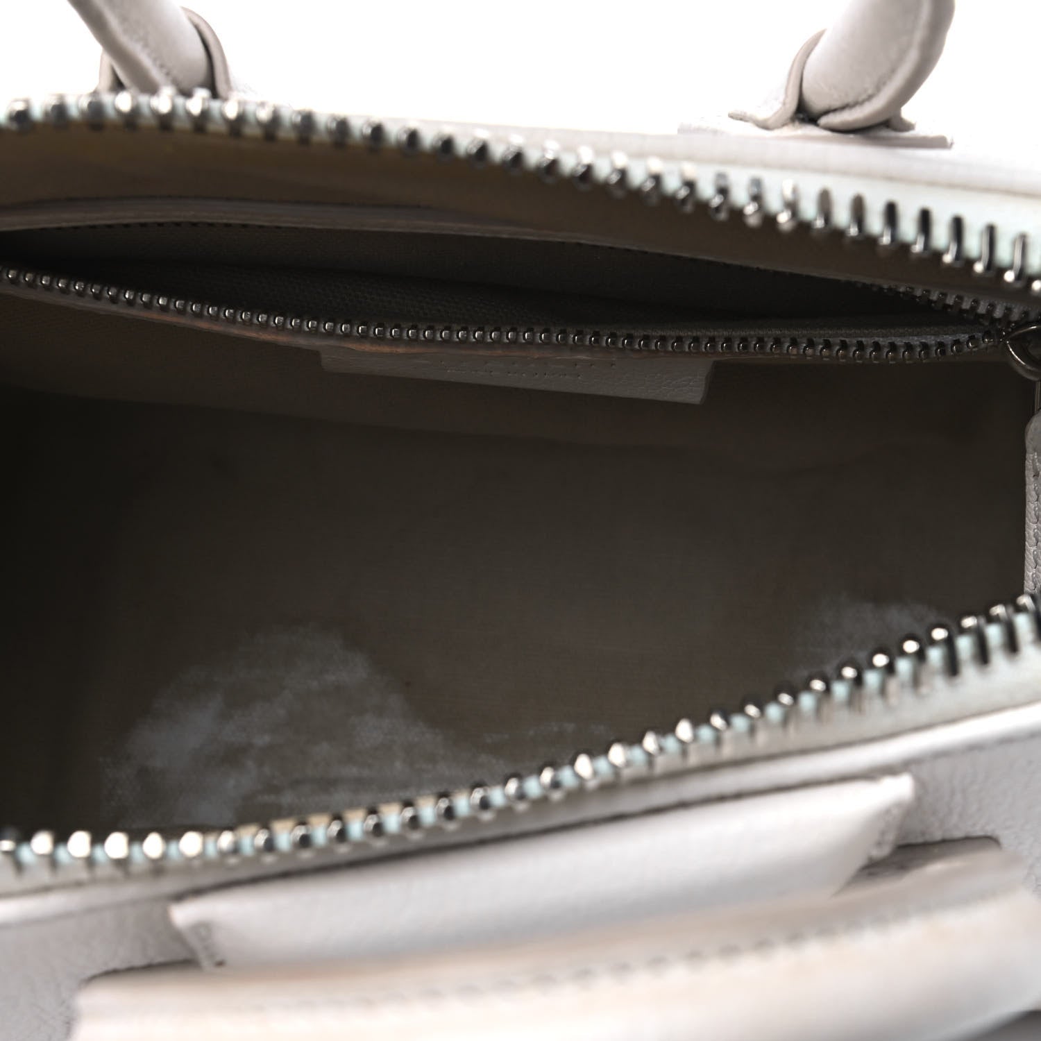 Givenchy Sugar Goatskin Mini Antigona Off White 4 of 17