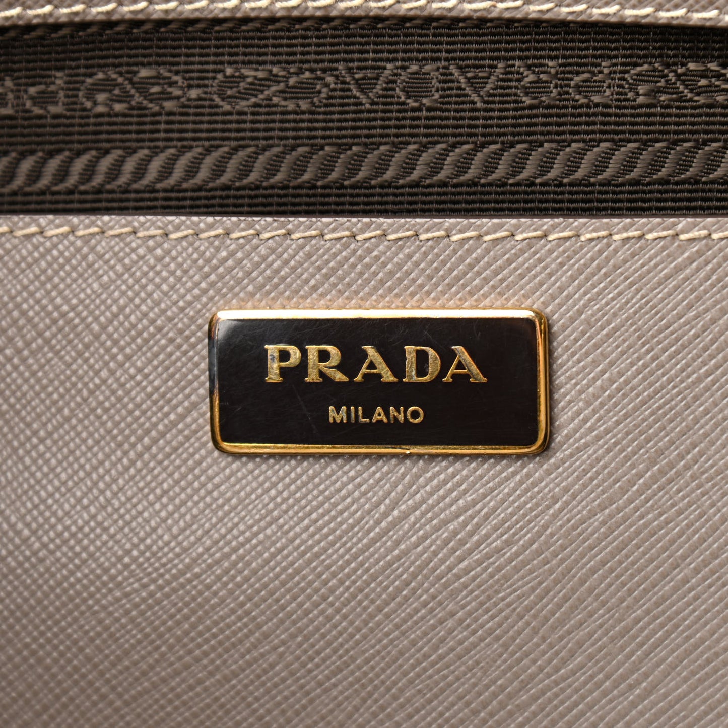 Saffiano Medium Galleria Double Zip Tote Argilla