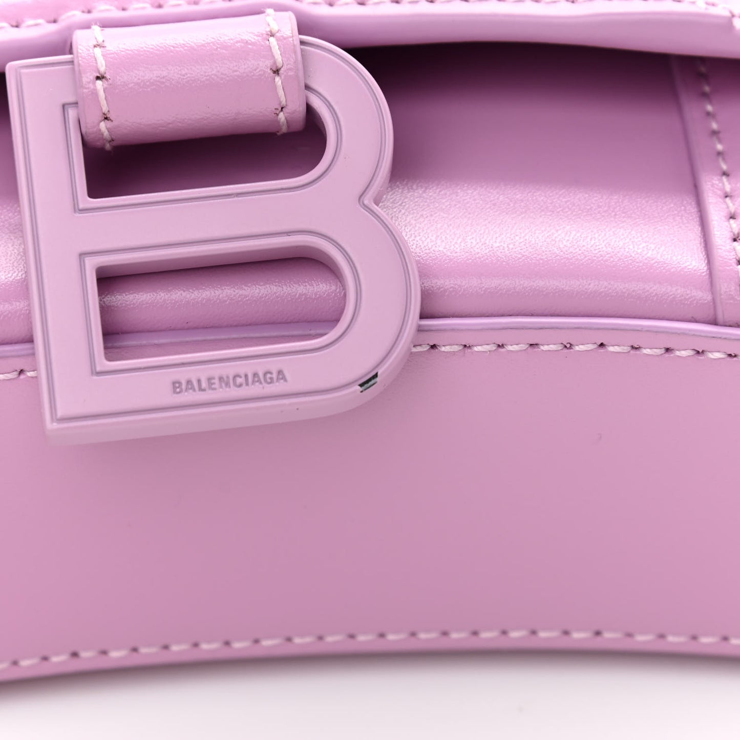 Shiny Box Calfskin Tonal B Hourglass Chain Bag Liliac
