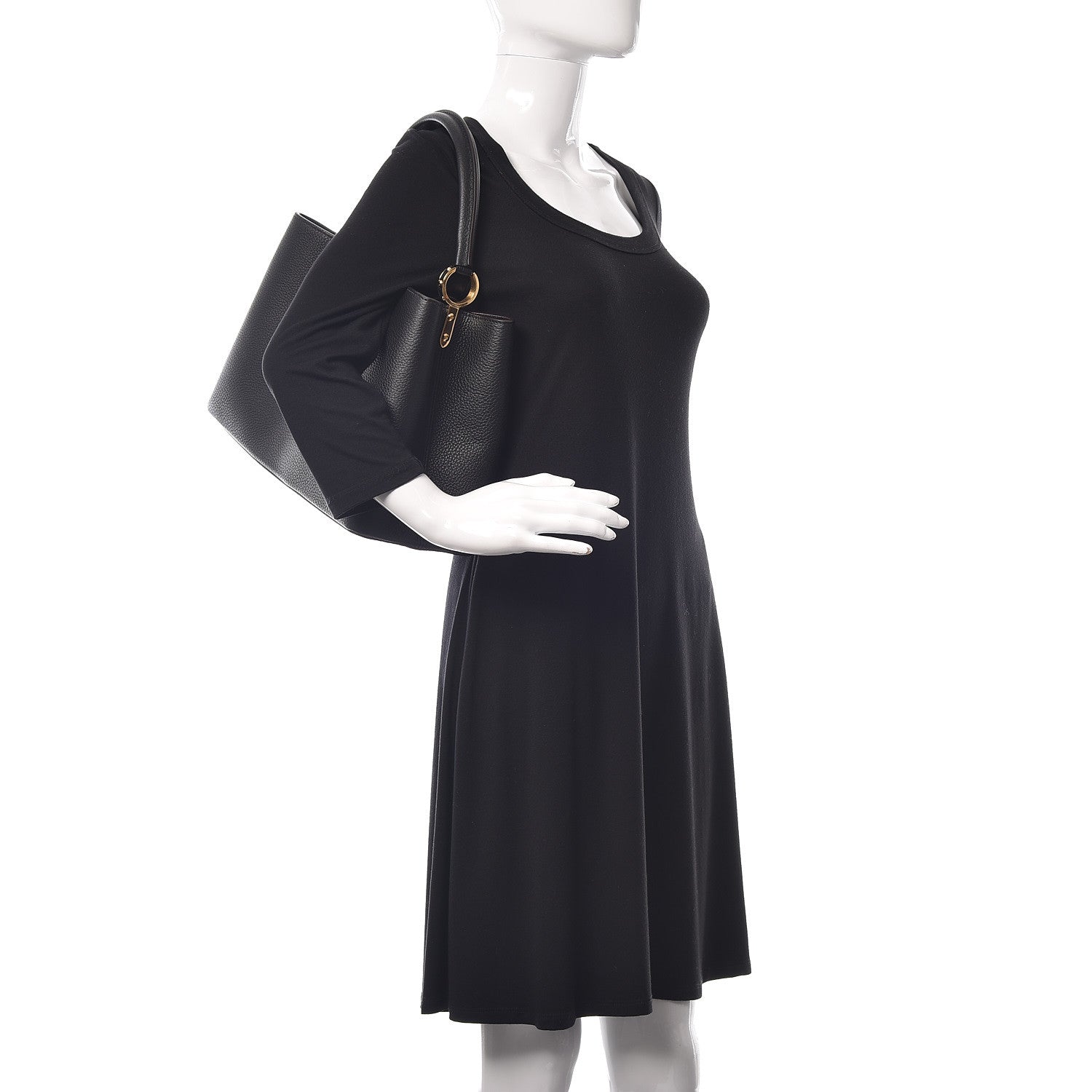 Louis Vuitton Taurillon Capucines MM Black 2 of 9
