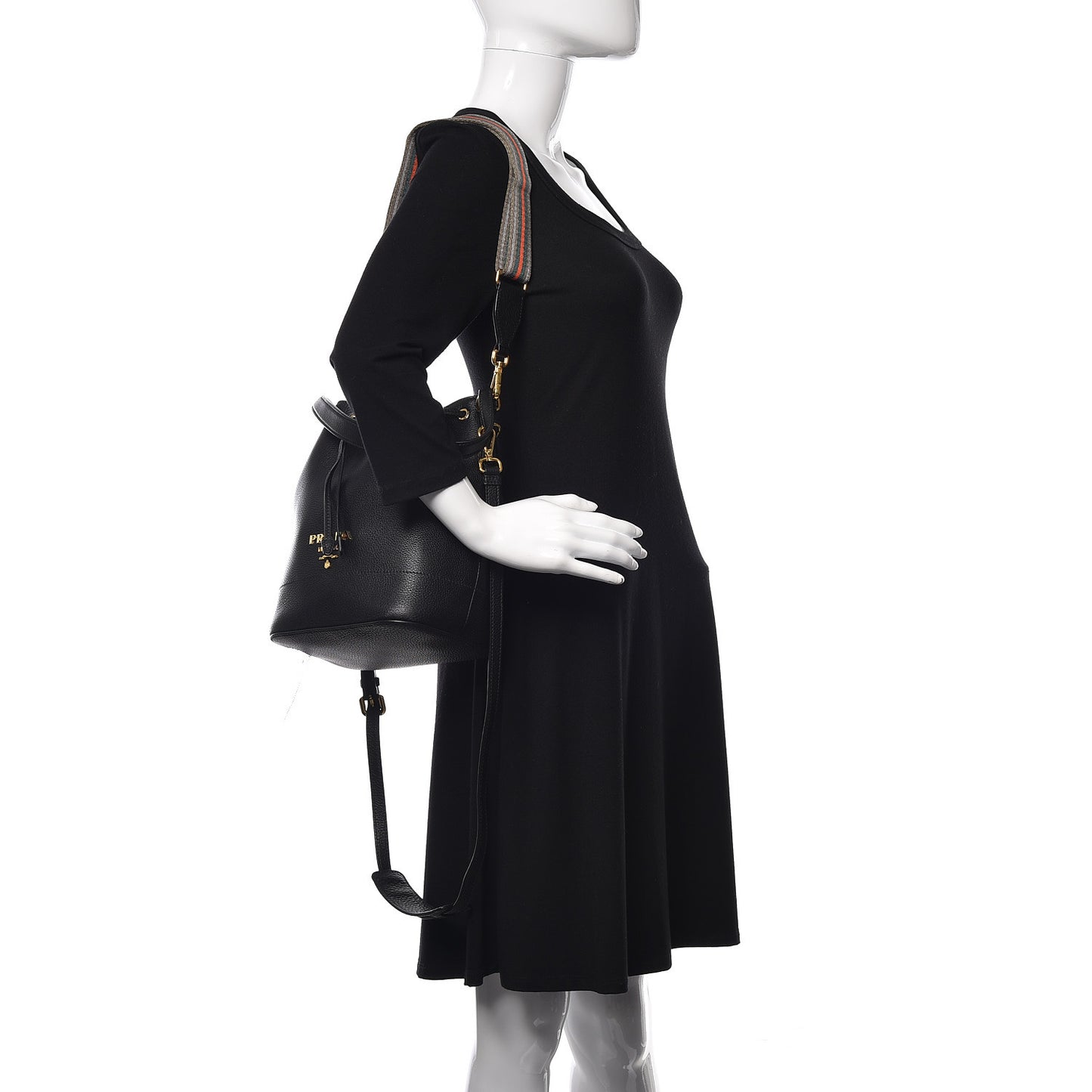 Vitello Daino Drawstring Bucket Black