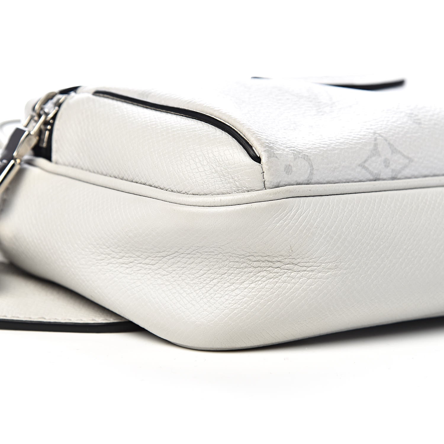 Louis Vuitton Taiga Monogram Outdoor Bumbag White 8 of 10