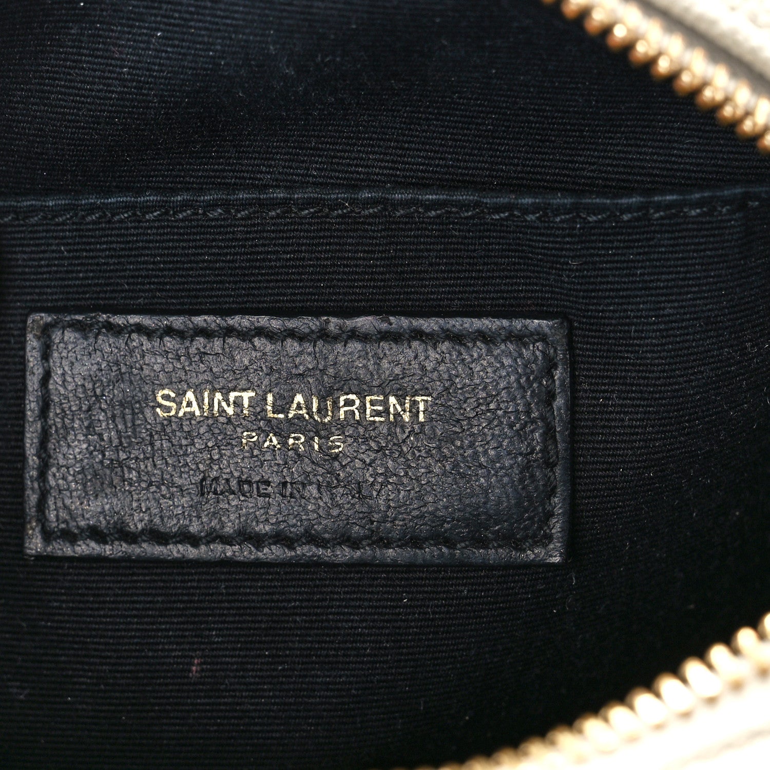 Saint Laurent Grain De Poudre Matelasse Chevron Quilted Round Vinyle Camera Bag Blanc Vintage 6 of 12