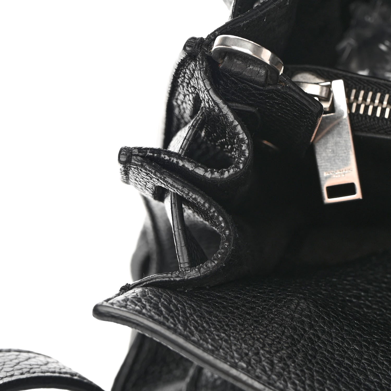 Saint Laurent Grained Calfskin Medium Souple Sac De Jour Black 18 of 25
