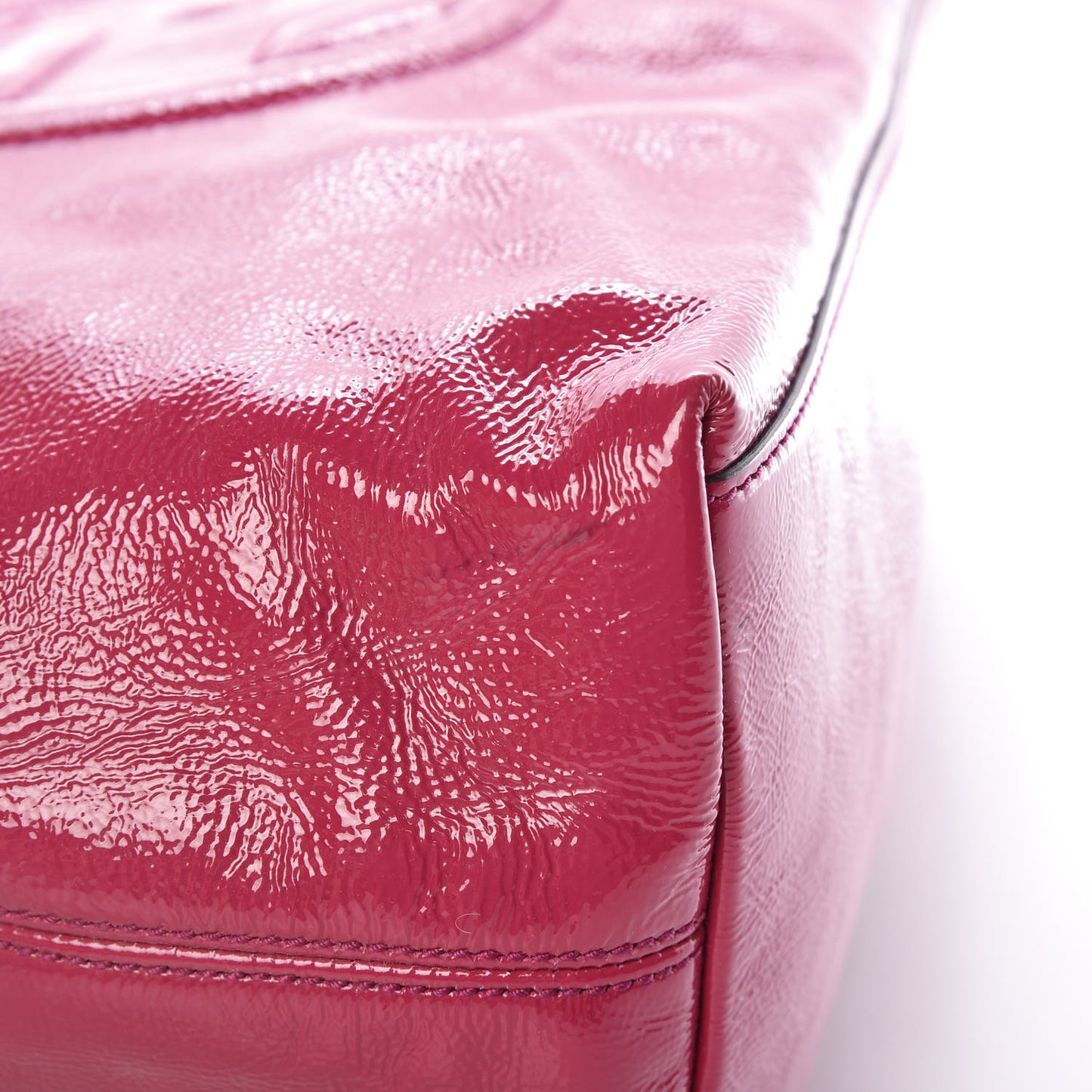 Vernice Naplack Medium Soho Chain Shoulder Bag Bright Bouganville