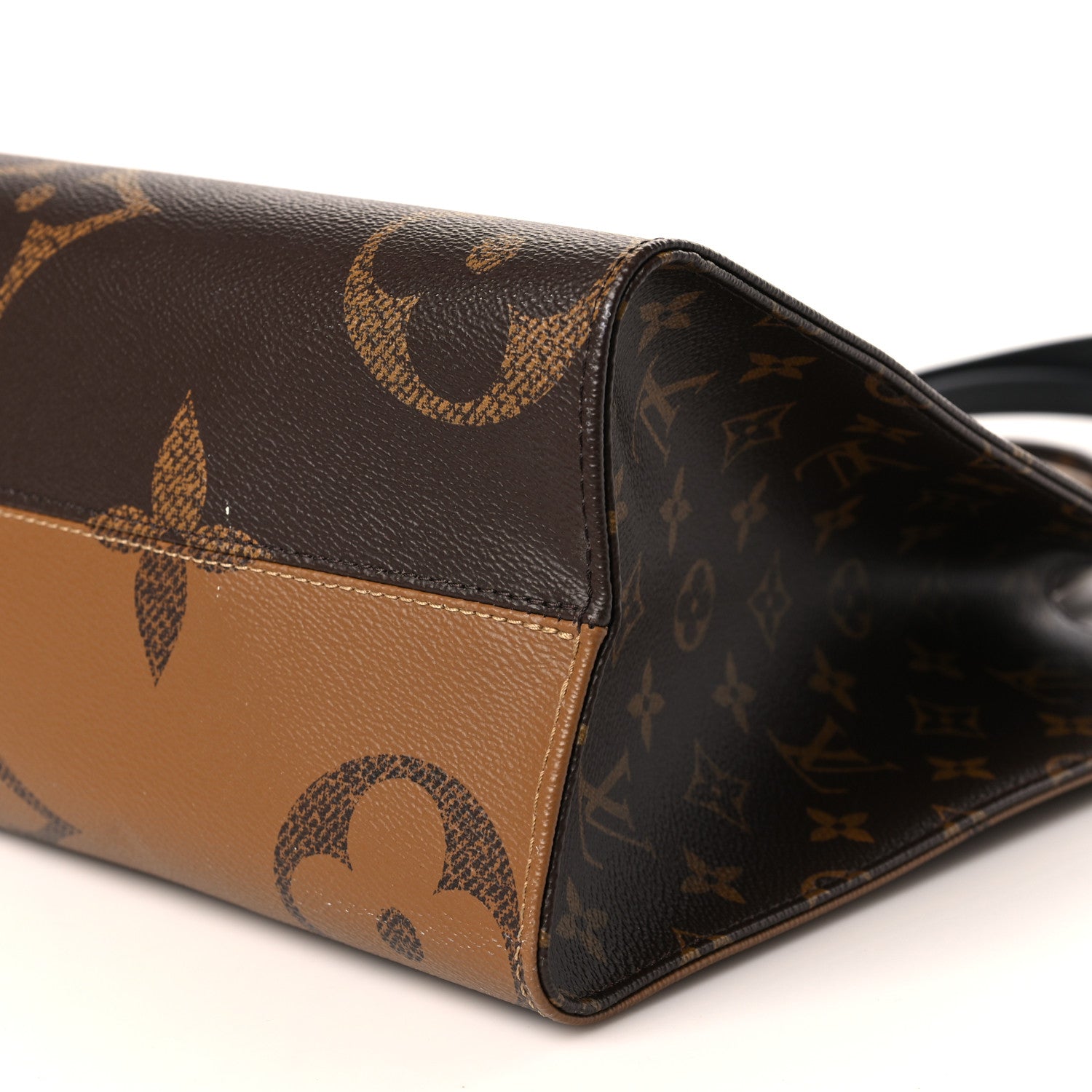 Louis Vuitton Reverse Monogram Giant Onthego MM 8 of 10