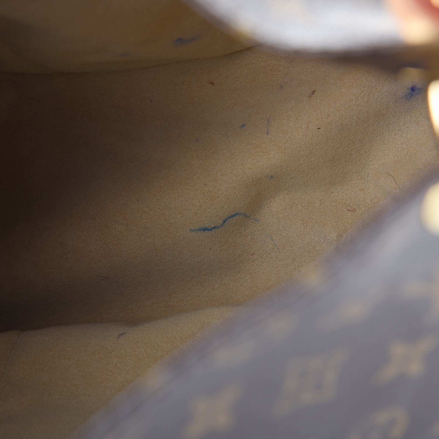 Louis Vuitton Monogram Artsy MM 10 of 14