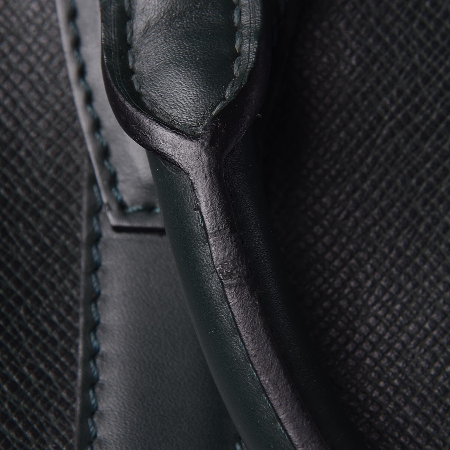 Louis Vuitton Taiga Kendall PM Epicea 9 of 13
