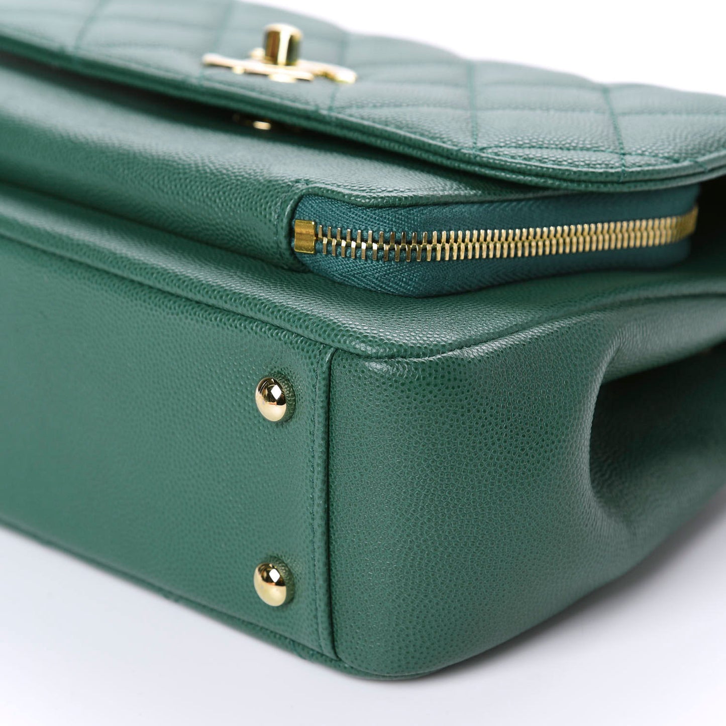 Caviar Quilted Medium Business Affinity Flap Green