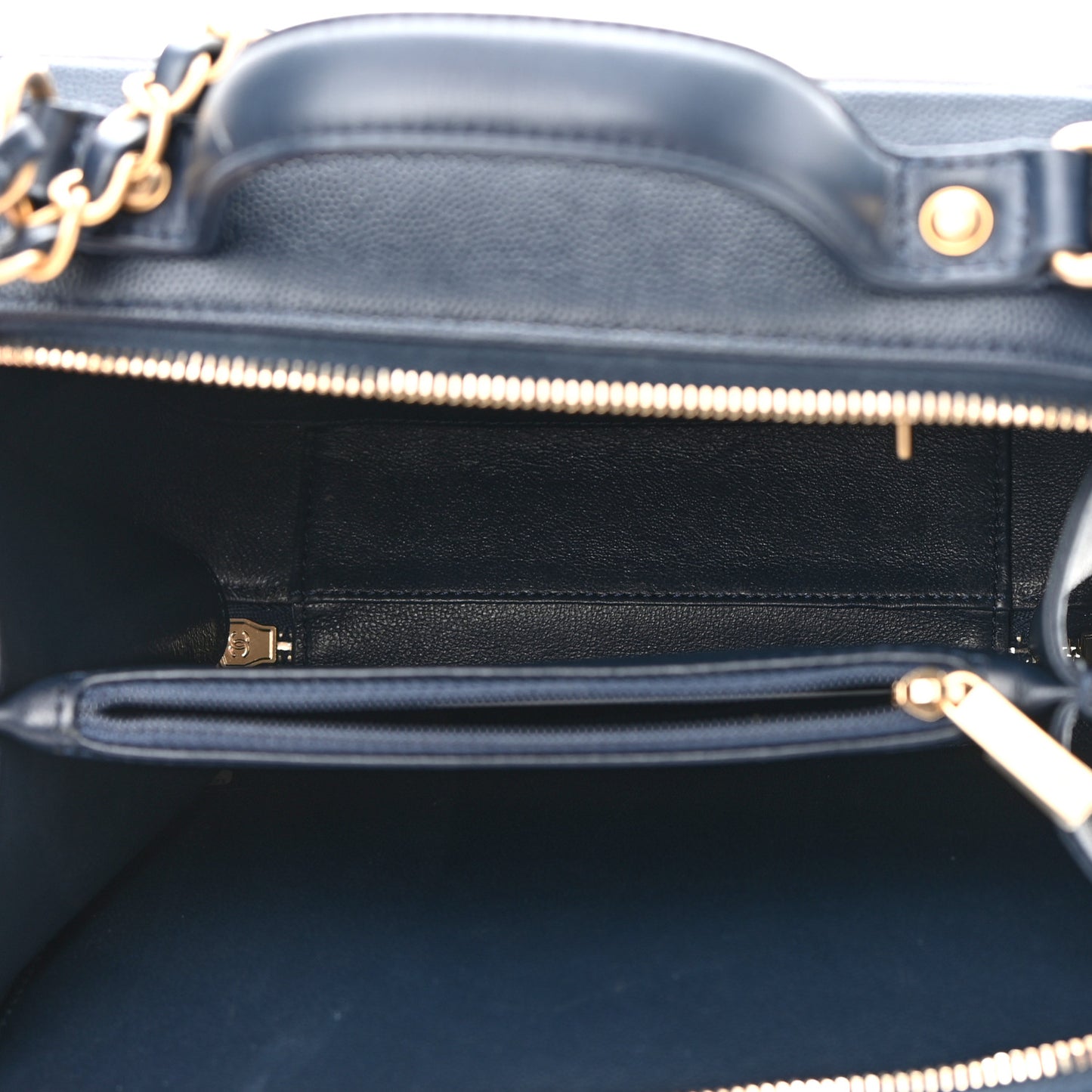 Caviar Quilted Medium CC Filigree Vanity Case Navy