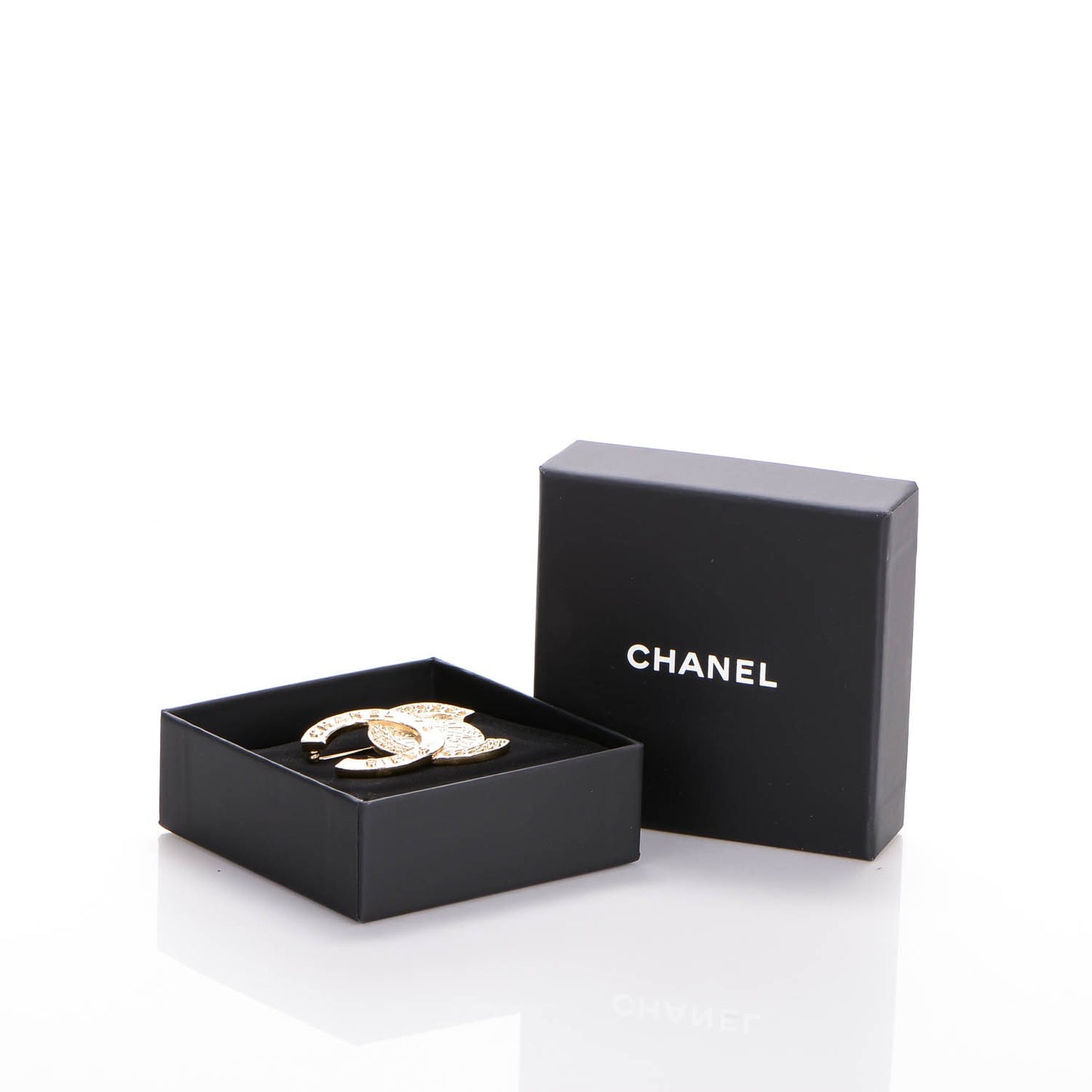 Large CC Brooch Gold