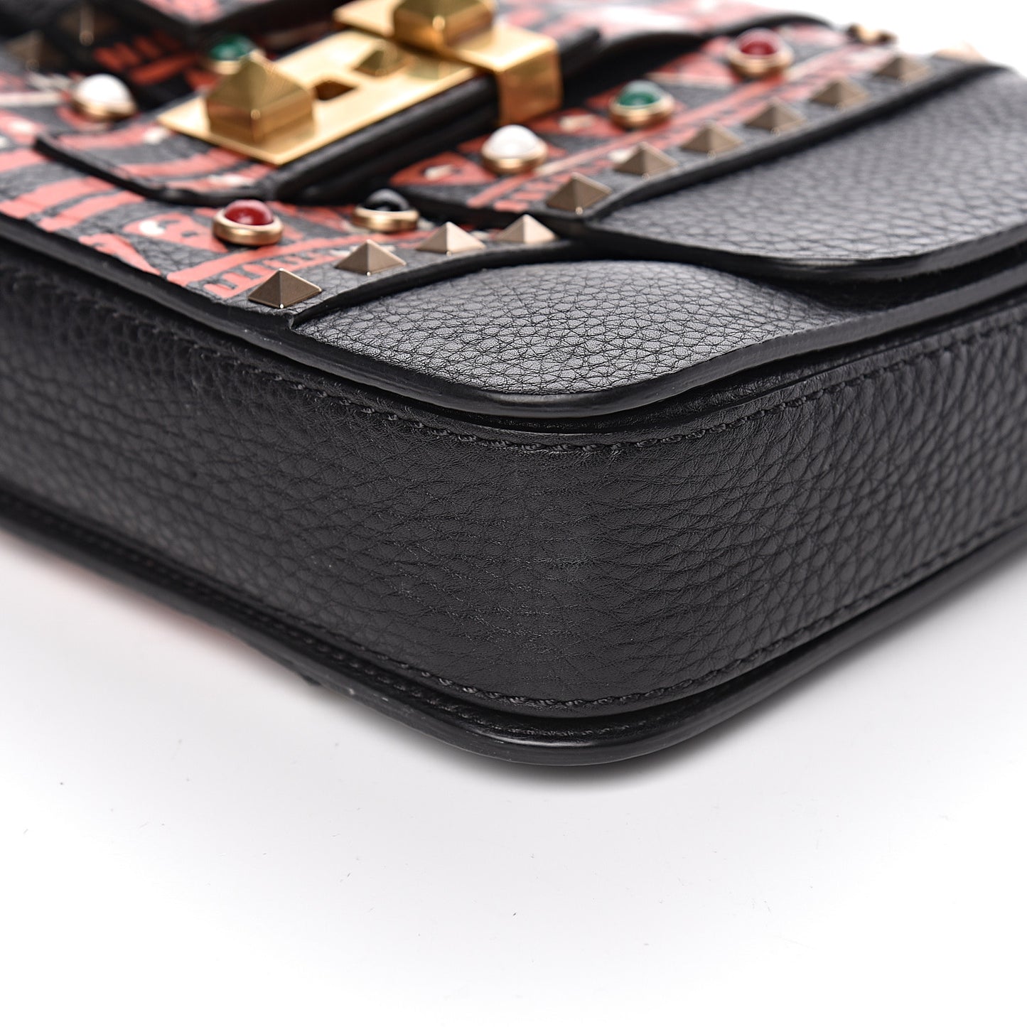 Calfskin Tribal B-Rockstud Rolling Flap Black