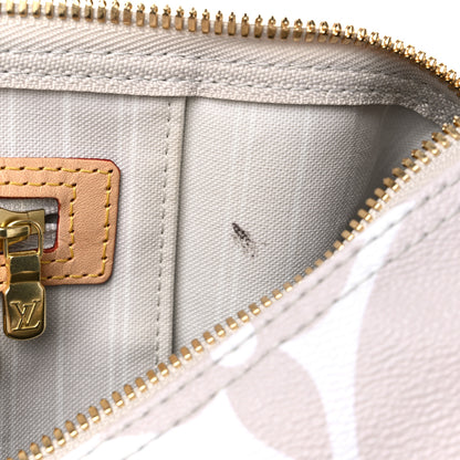 Louis Vuitton Monogram Giant By The Pool Keepall Bandouliere 45 Brume 8 of 10