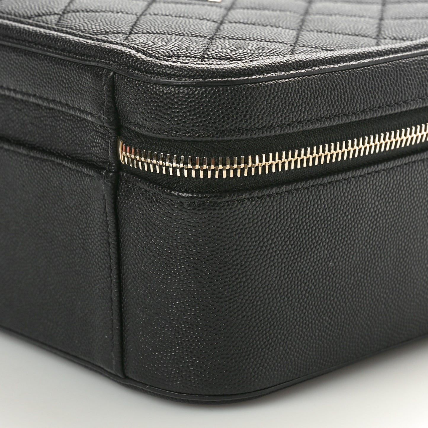 Caviar Quilted Large CC Filigree Vanity Case Black