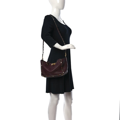 Valentino Garavani Grained Calfskin Small Rockstud Rolling Tote Rubin 2 of 9
