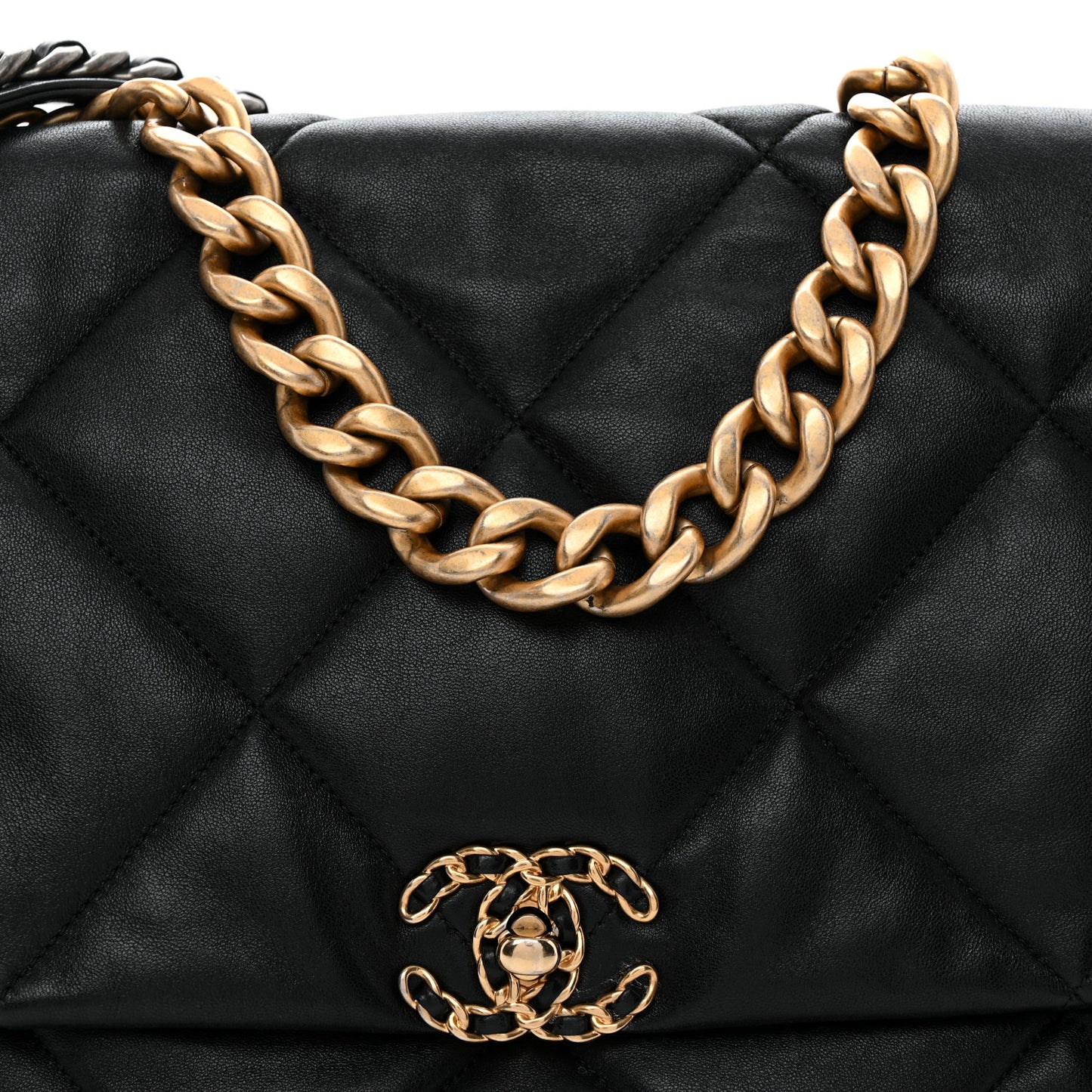 Lambskin Quilted Maxi Chanel 19 Flap Black