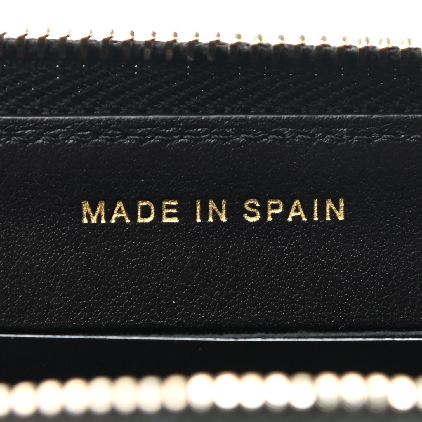 Caviar Quilted Medium Filigree Zip Around Wallet Black