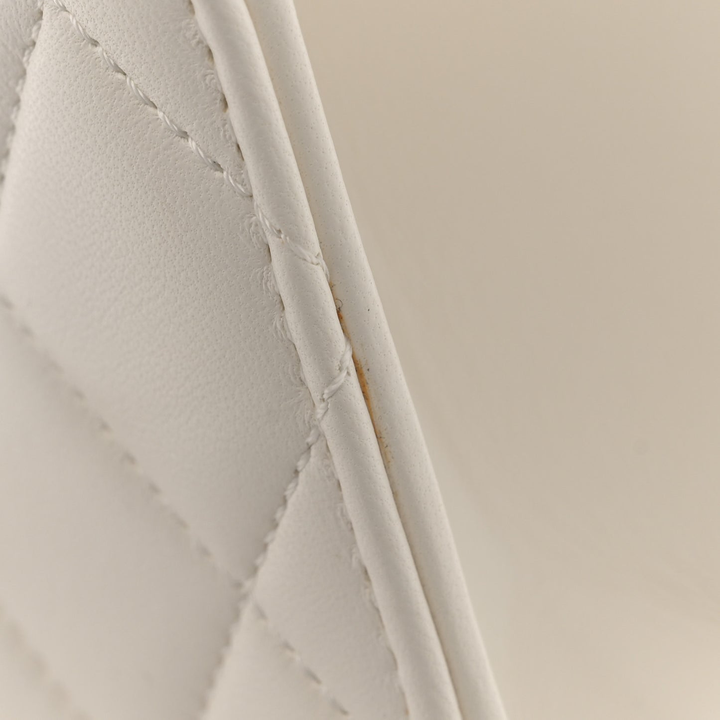 Calfskin Strass Quilted Flap White