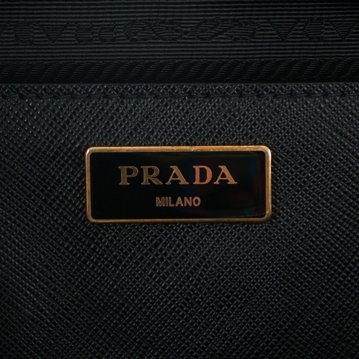 Saffiano Medium Galleria Double Zip Tote Black