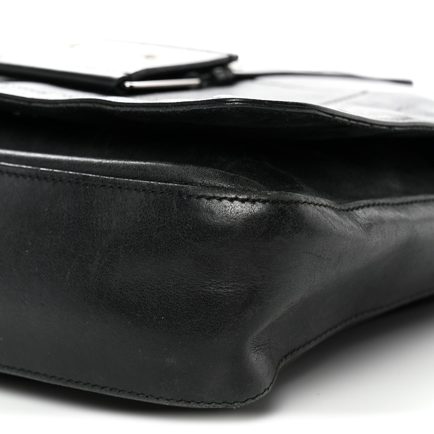 Calfskin Street Chic Messenger Black