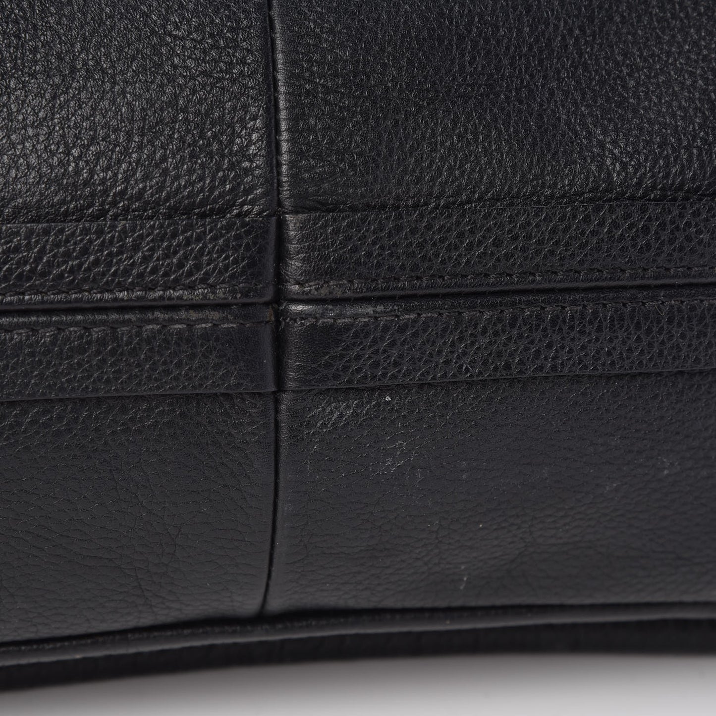 Calfskin Medium Paraty Black