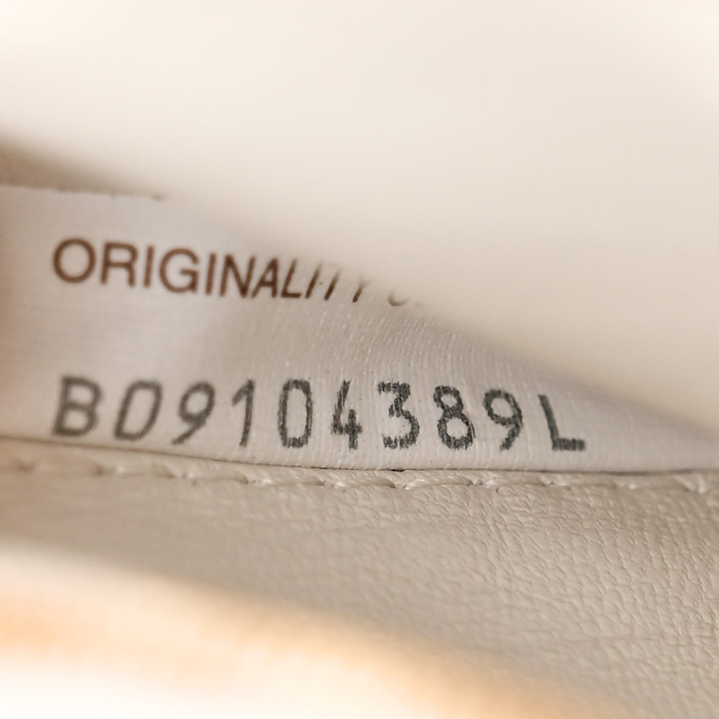 Lambskin Maxi Intreccio Padded Chain Cassette Crossbody Bag White