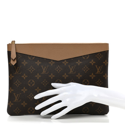 Louis Vuitton Monogram Daily Pouch Sesame 2 of 7