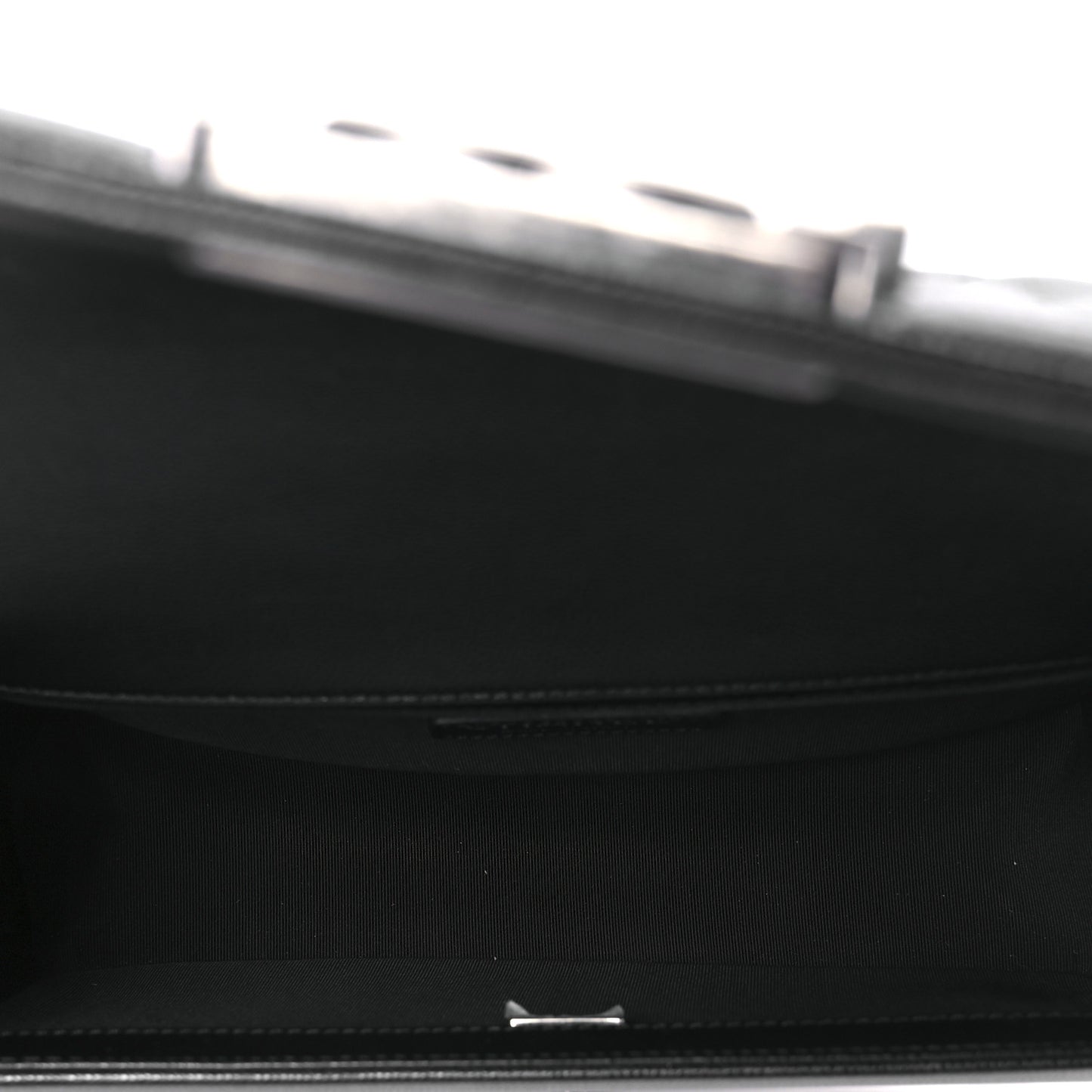Caviar Quilted Medium Boy Flap Black