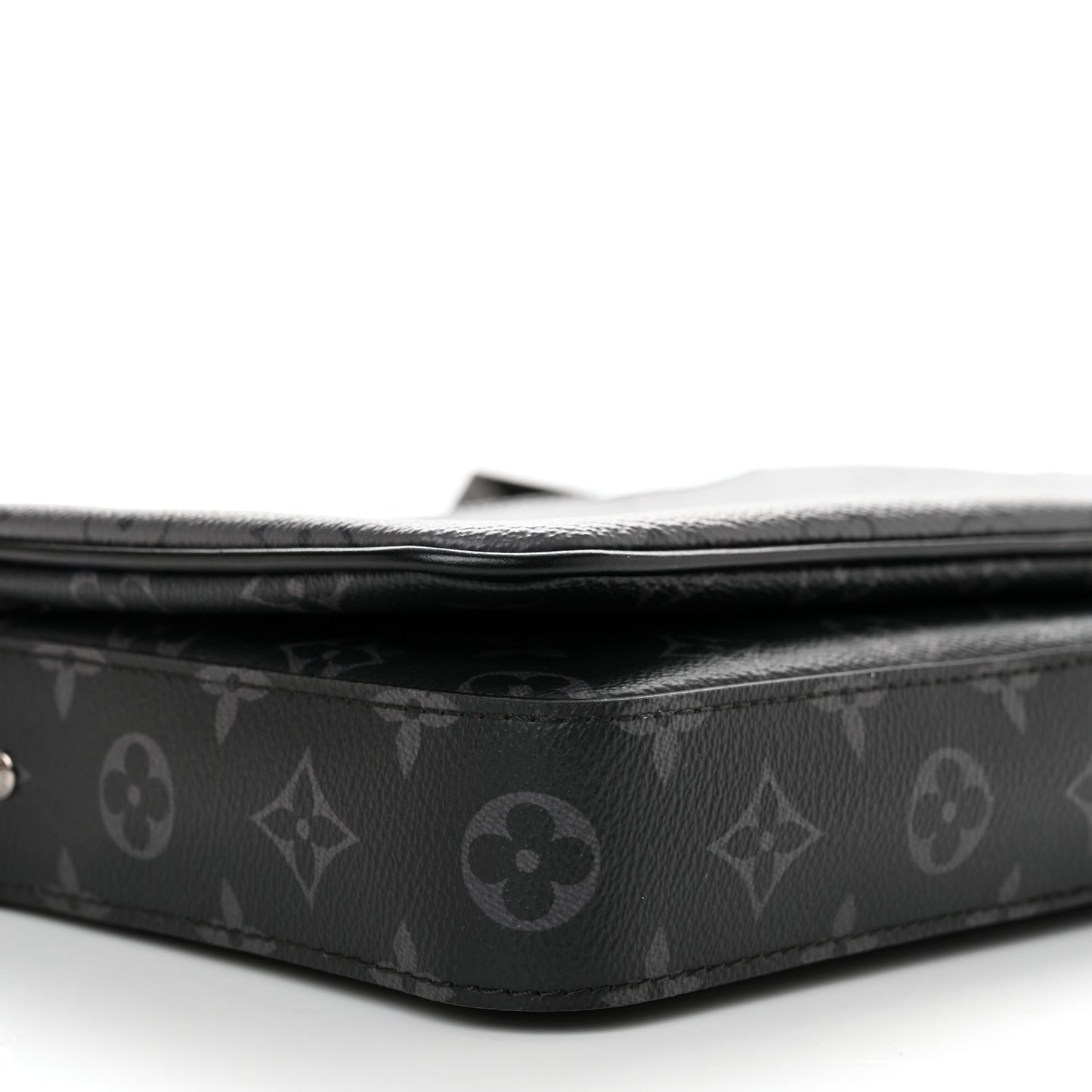 Reverse Monogram Eclipse Trio Messenger