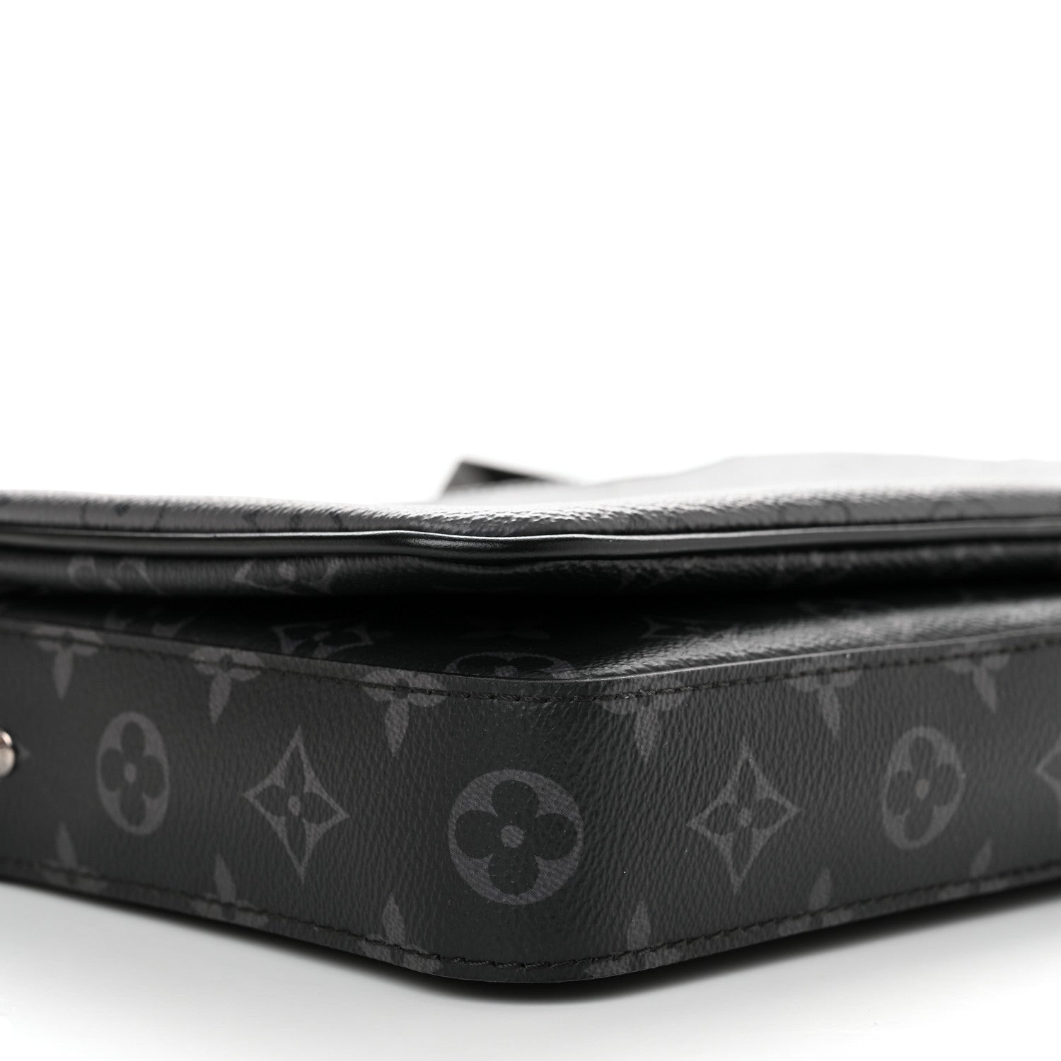 Louis Vuitton Reverse Monogram Eclipse Trio Messenger 12 of 14