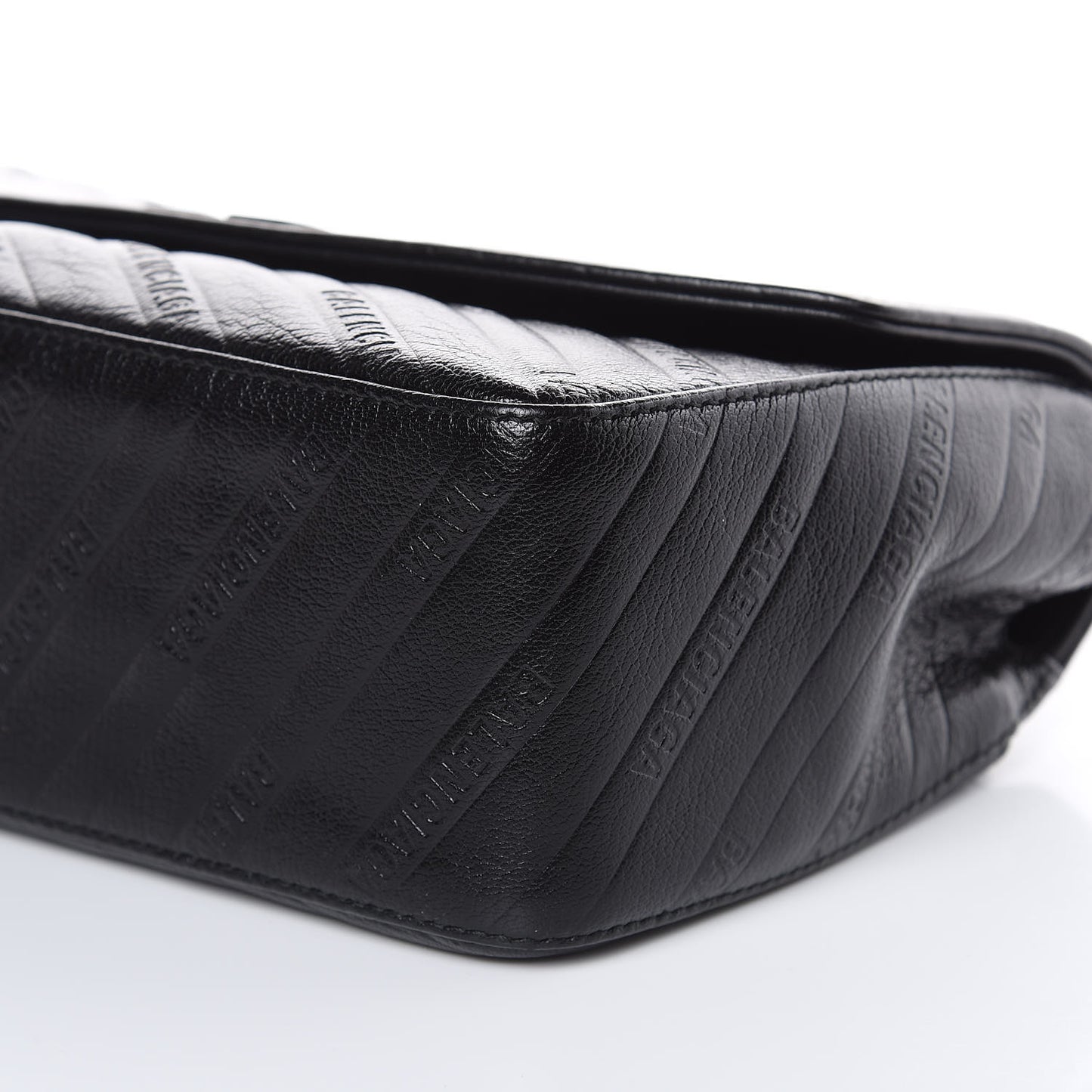 Shiny Goatksin Logo Embossed Monochrome M BB Round Shoulder Bag Black