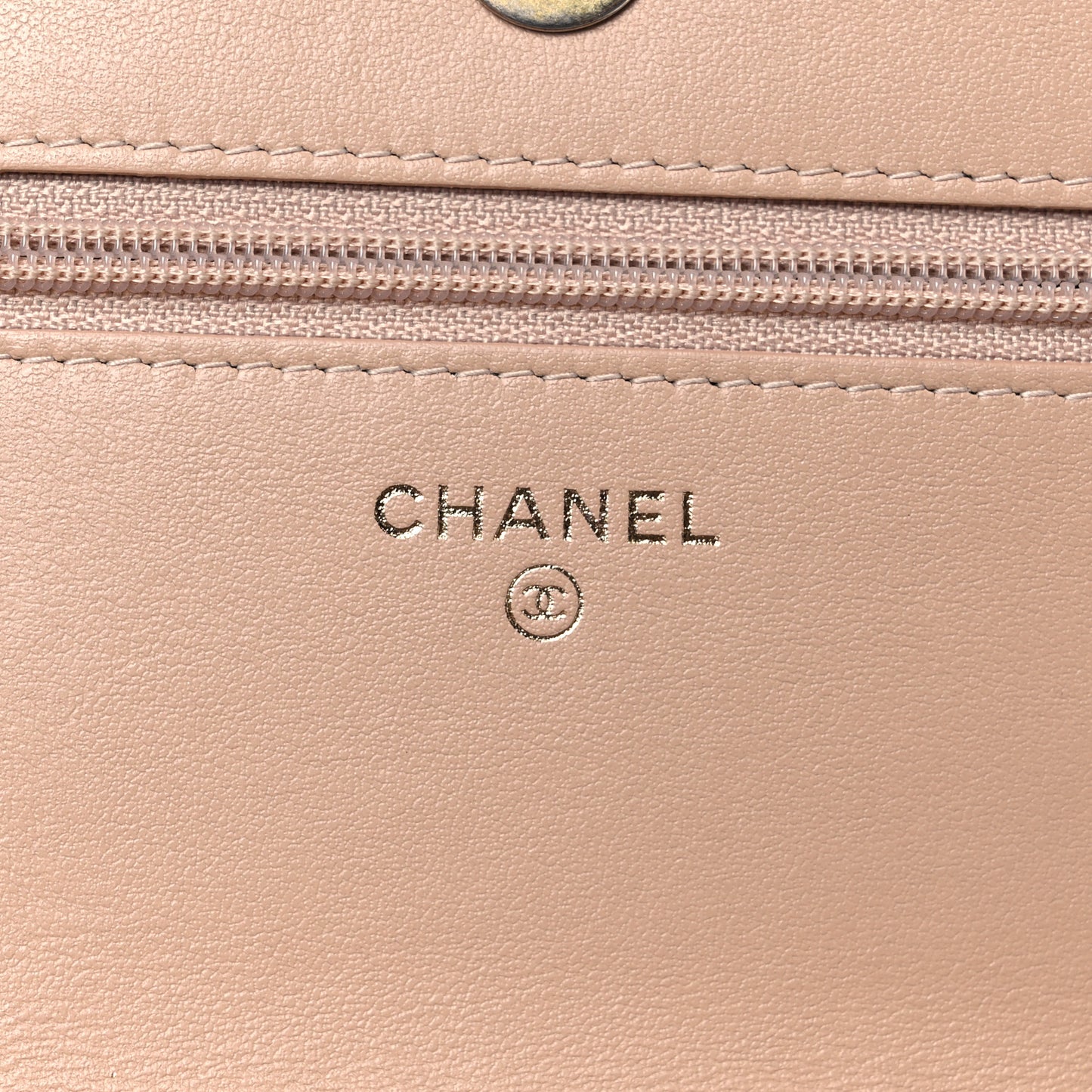 Caviar Quilted CC Filigree Wallet On Chain WOC Beige Black
