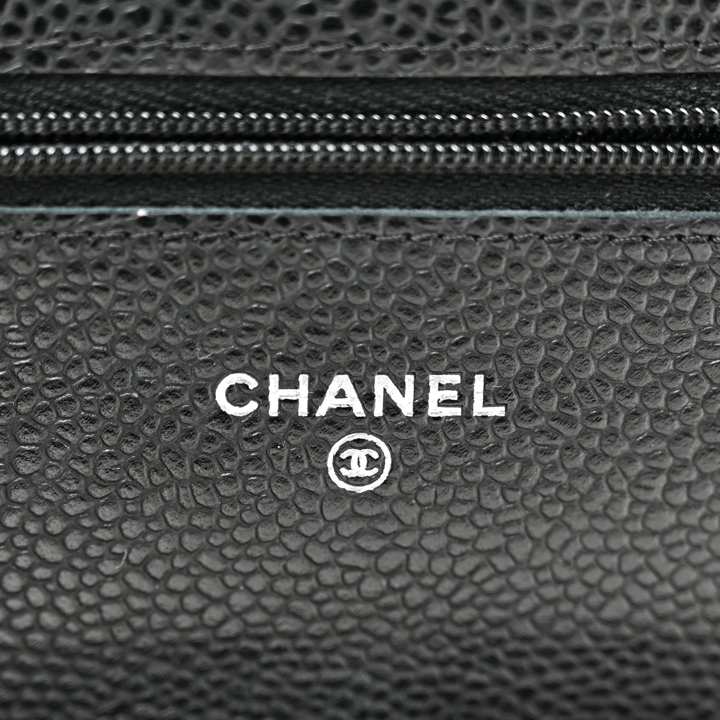 Caviar Quilted Wallet on Chain WOC Black