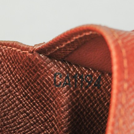 Monogram Billfold Wallet 6 Credit Card Slots