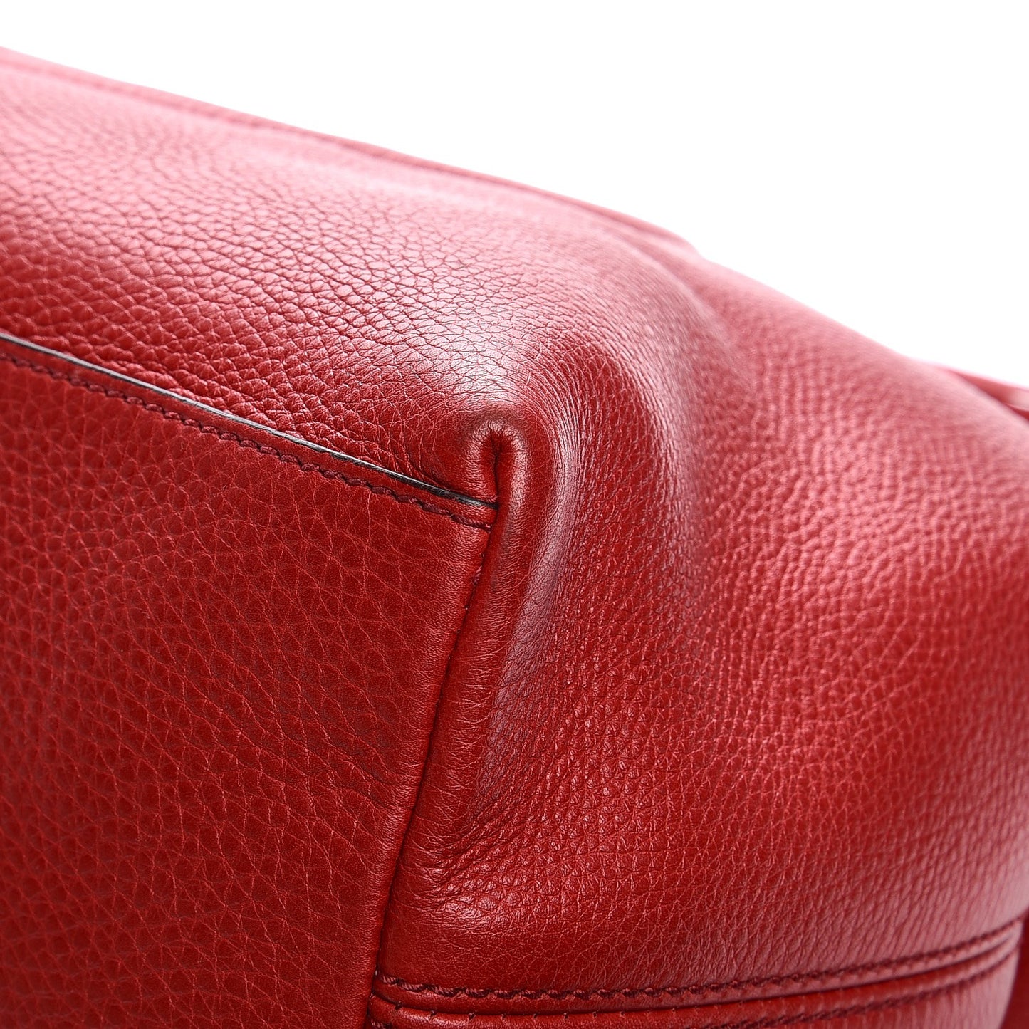 Pebbled Calfskin Medium Soho Chain Shoulder Bag Tabasco Red