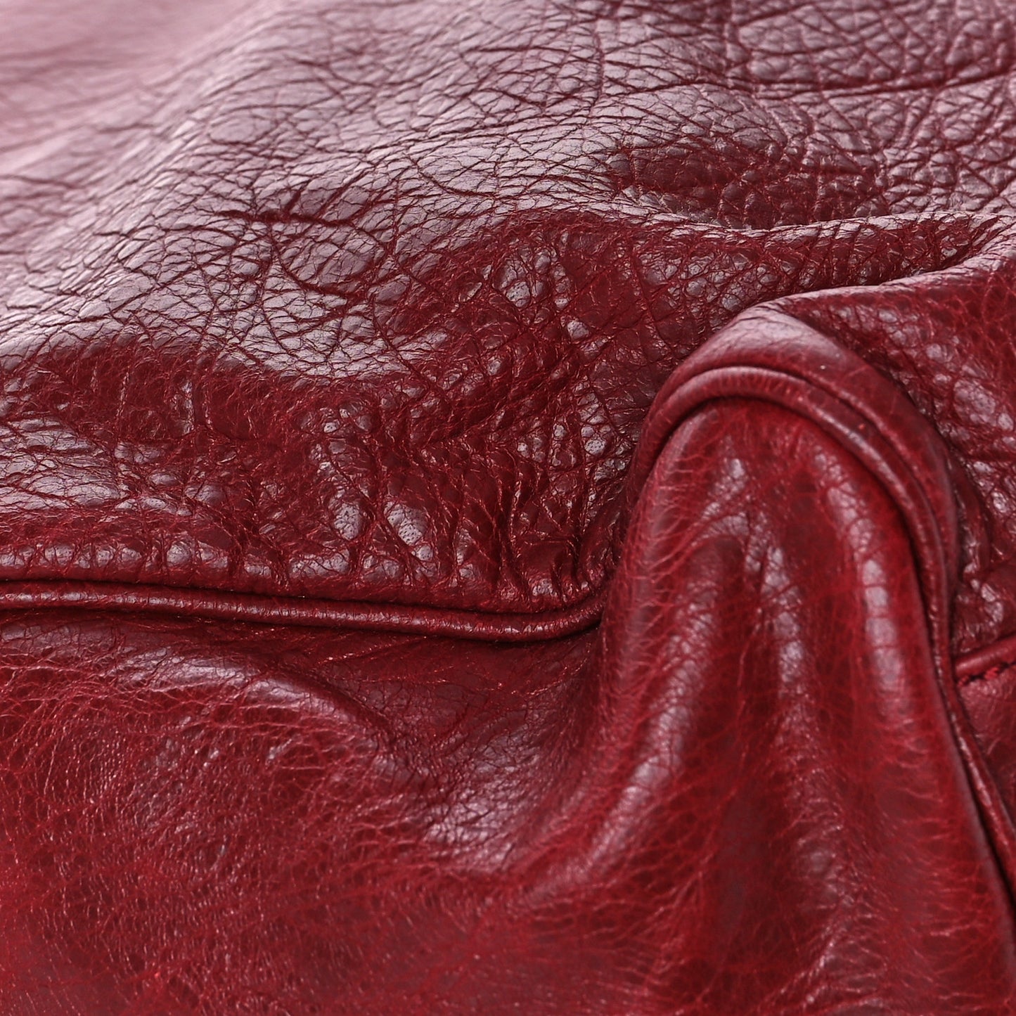 Agneau Giant 12 Gold Hardware Velo Rouge Cerise