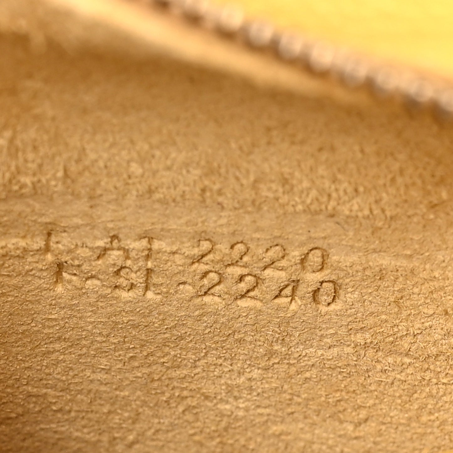 Drummed Calfskin Nano Luggage Pollen