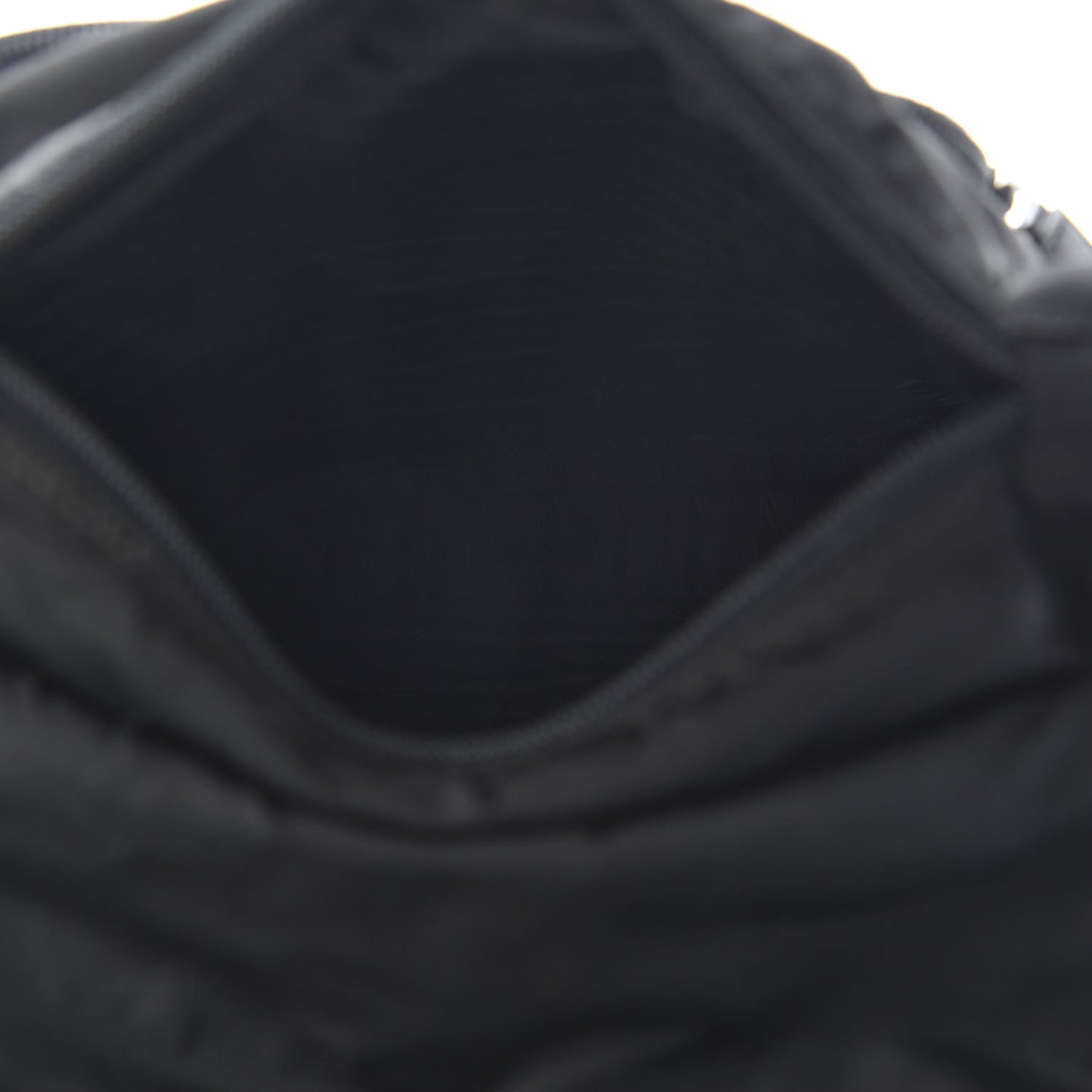 Nylon Vela Messenger Black