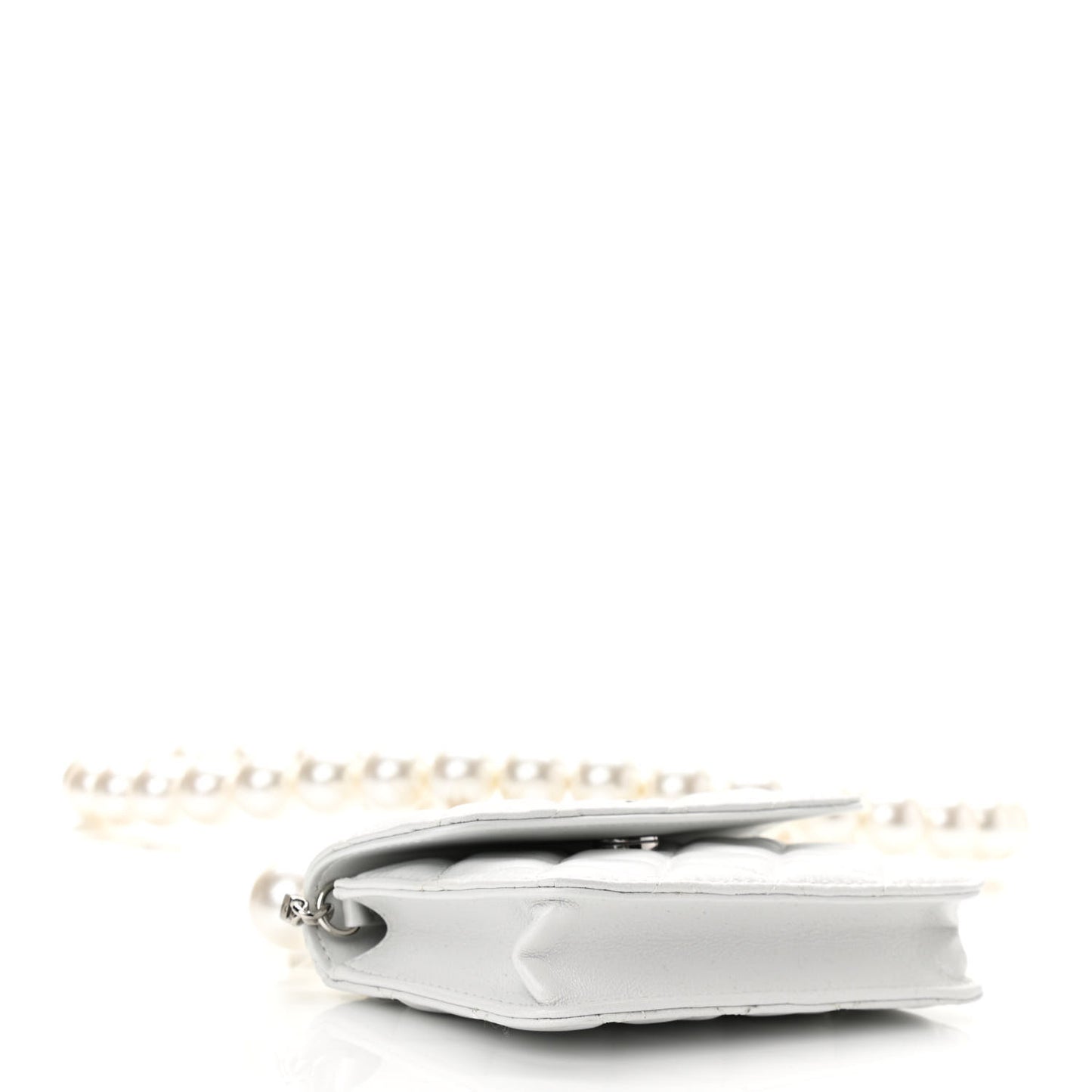 Calfskin Quilted Maxi Pearls Card Holder Flap With Chain White
