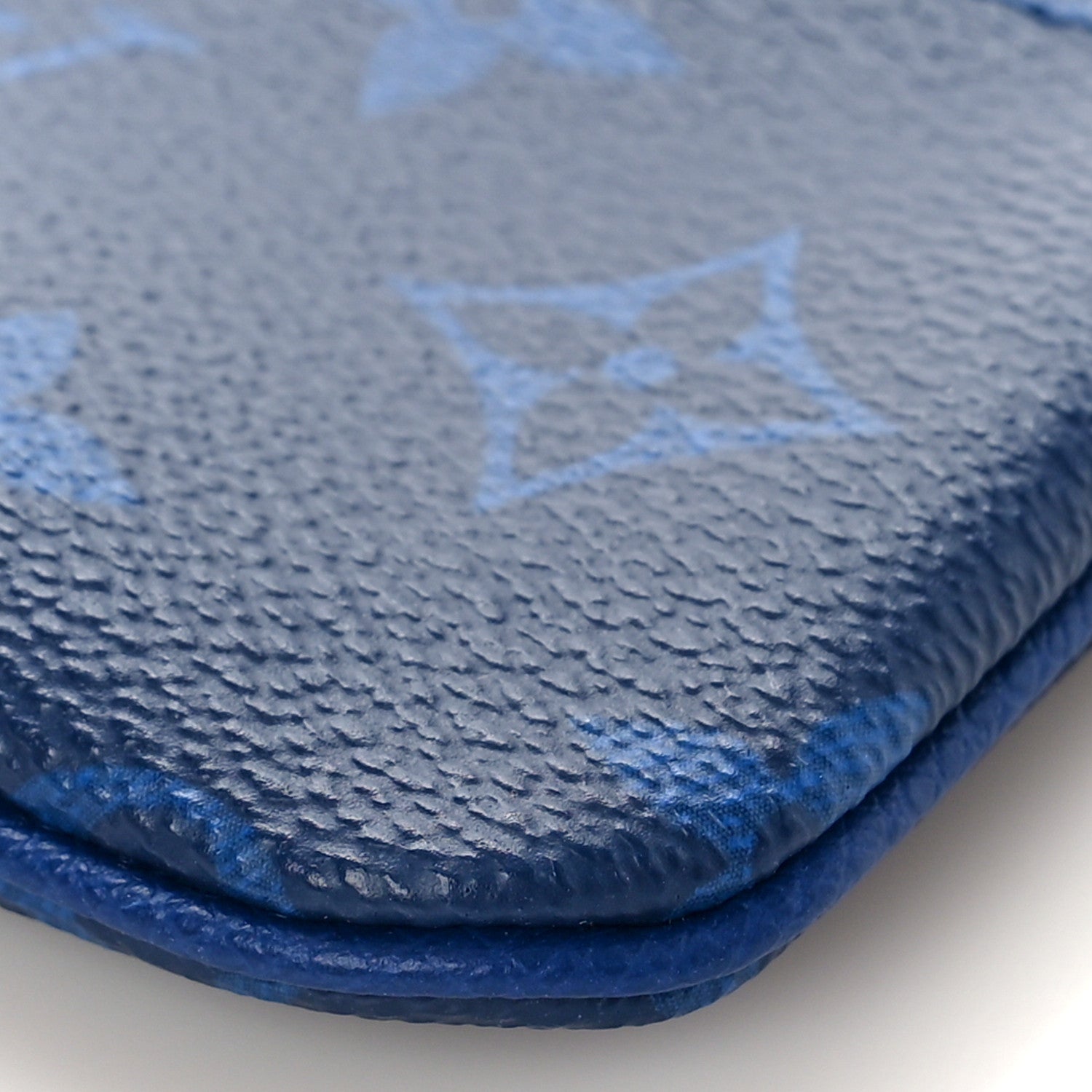Louis Vuitton Taigarama Trio Messenger Key Pouch Cobalt 8 of 9