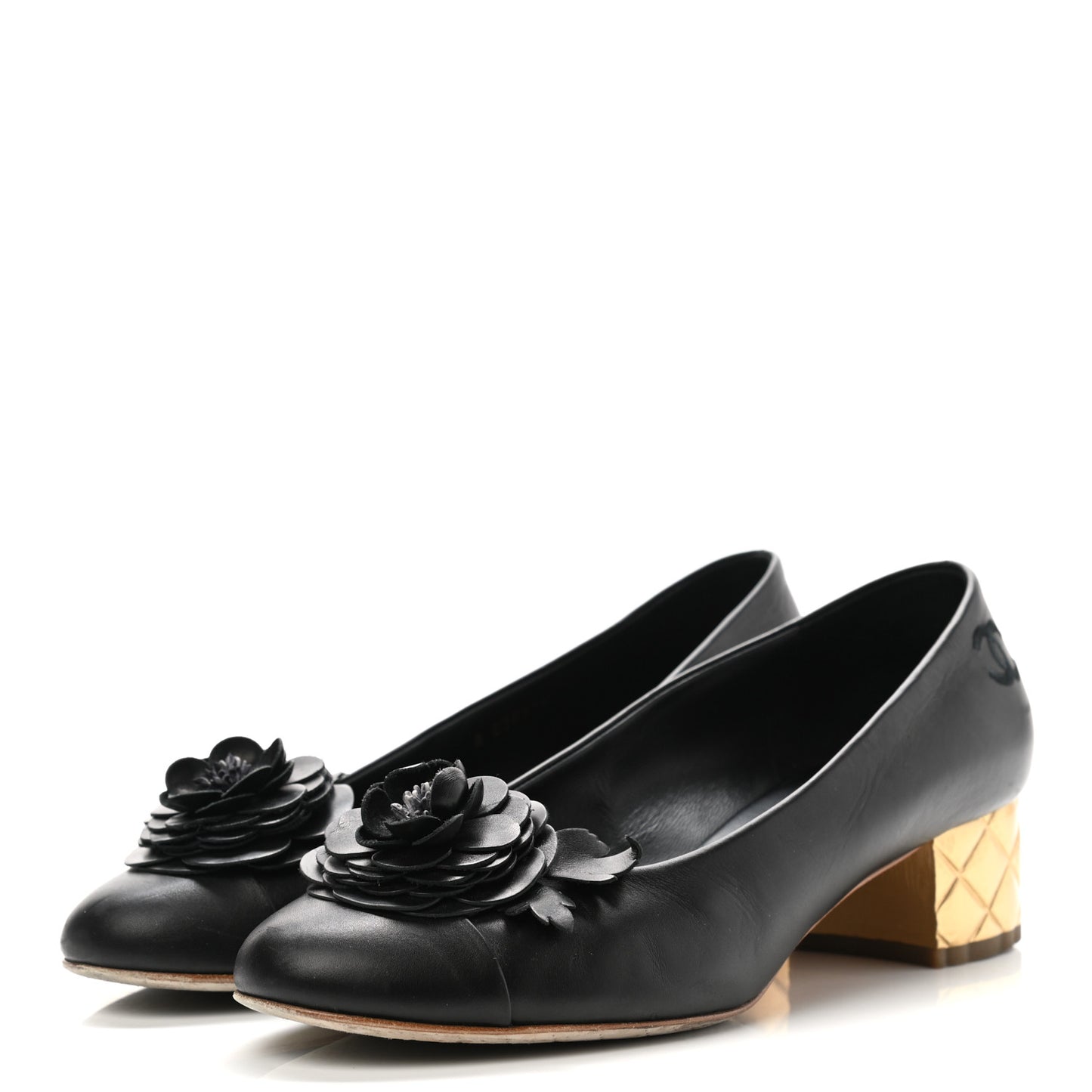 Calfskin Pearl Camellia Pumps 40 Black Gold