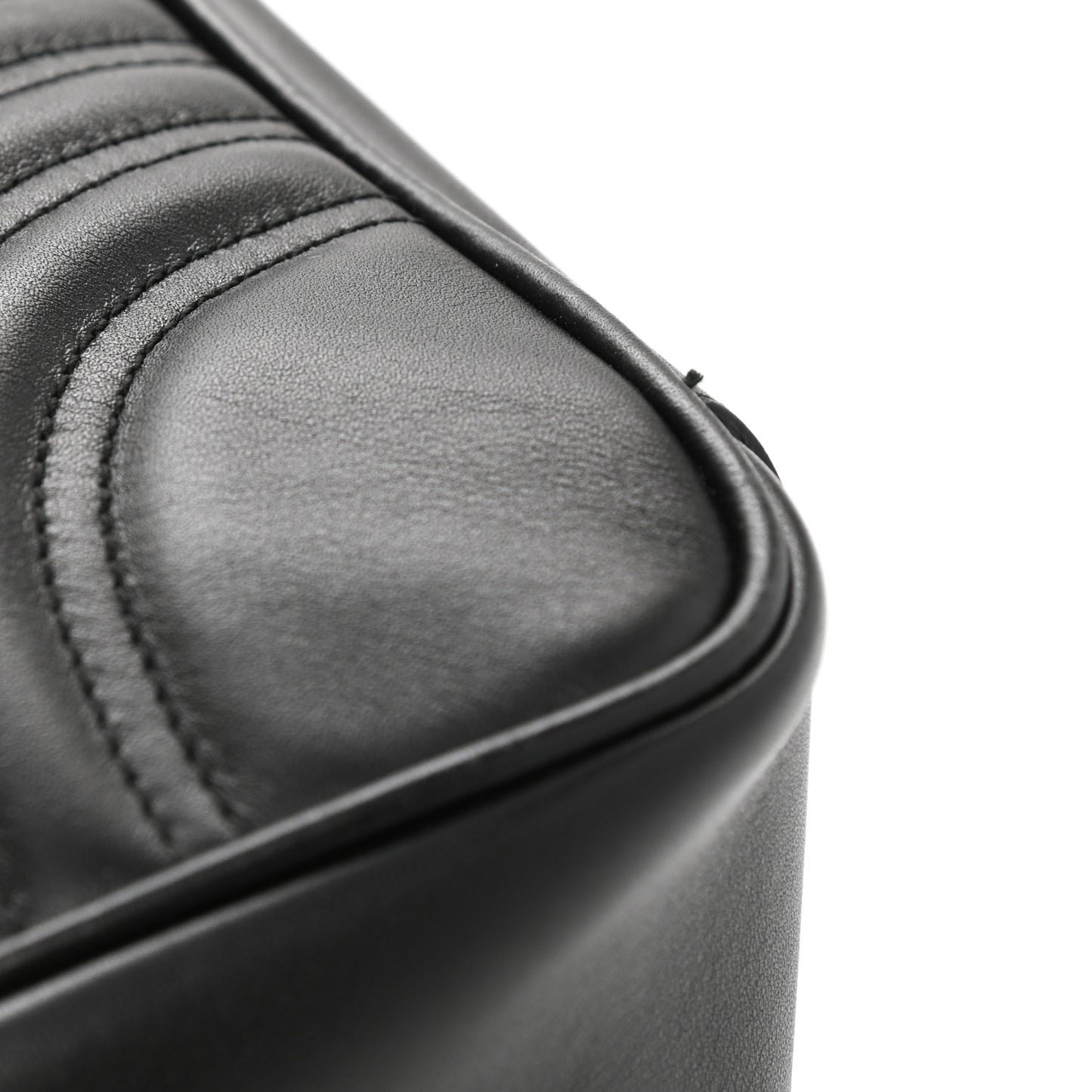 Calfskin Matelasse Medium GG Marmont Shoulder Bag Black