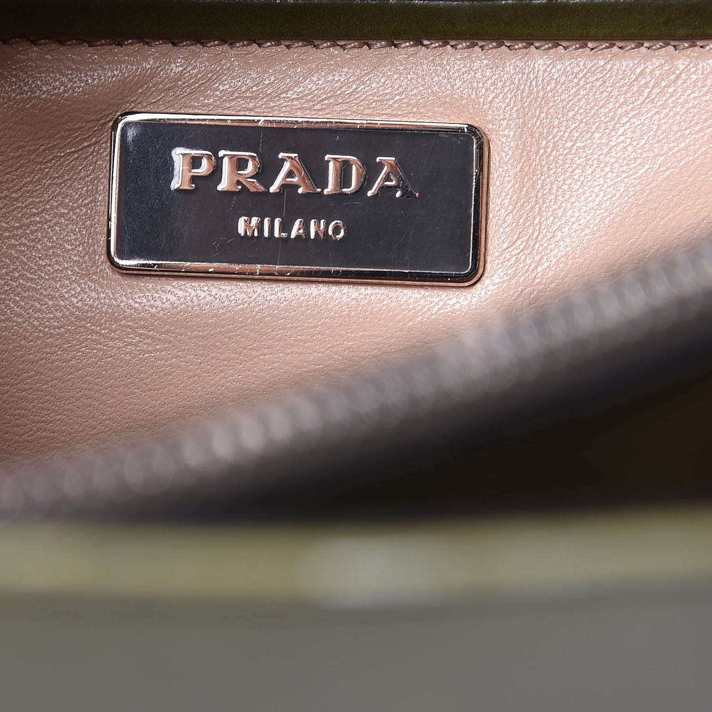 Spazzolato Top Handle Militare Fume